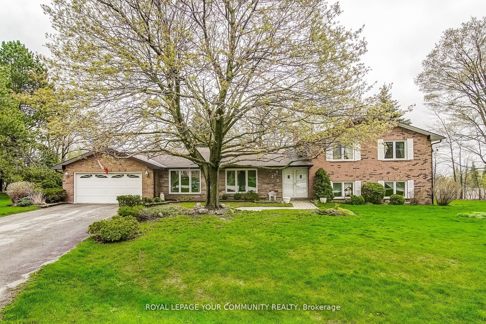 21 Thornbay Dr