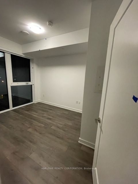 105 Oneida Cres, #1406