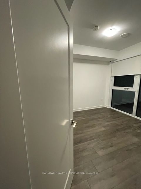 105 Oneida Cres, #1406