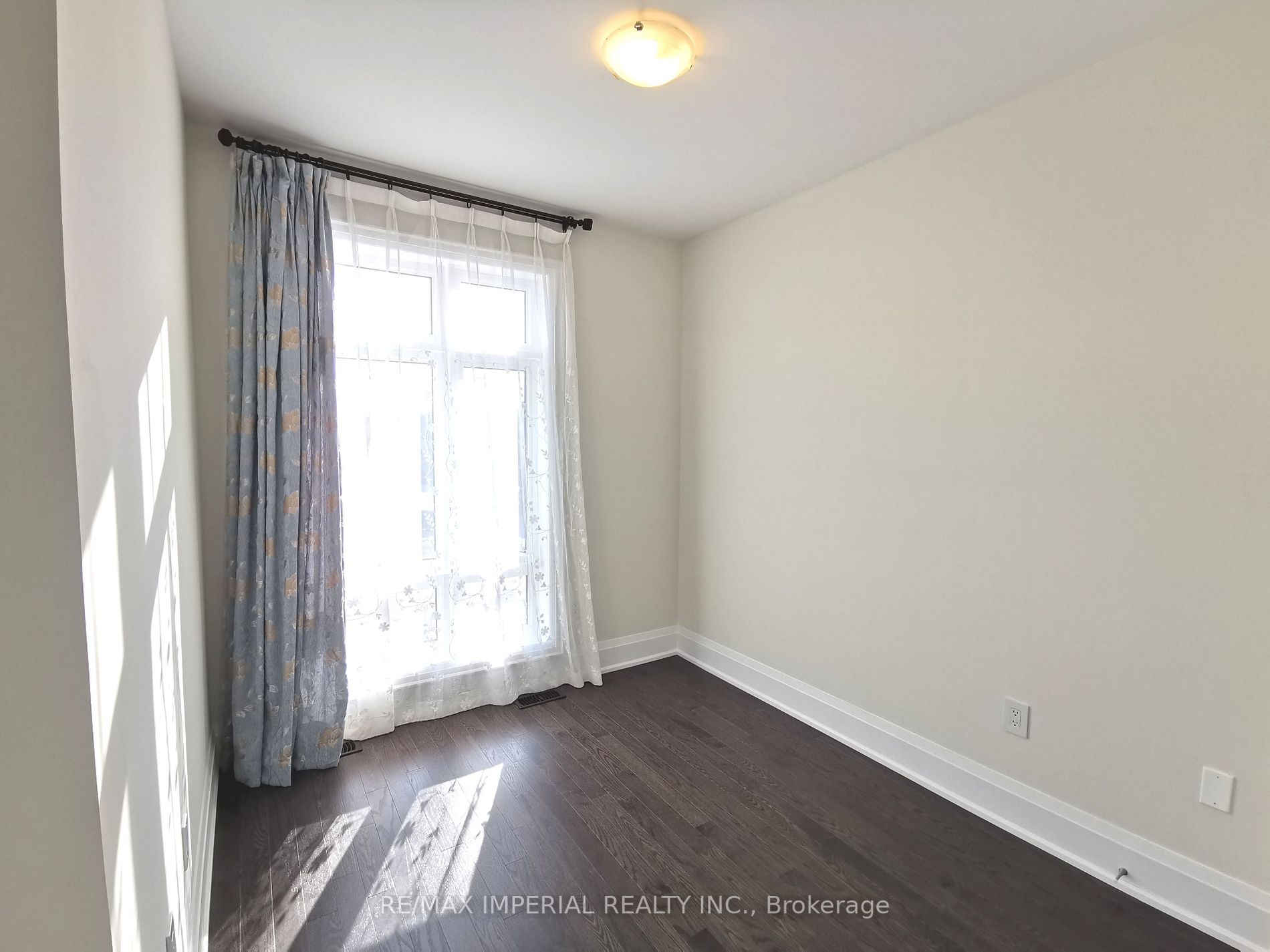 72 Tempel Street