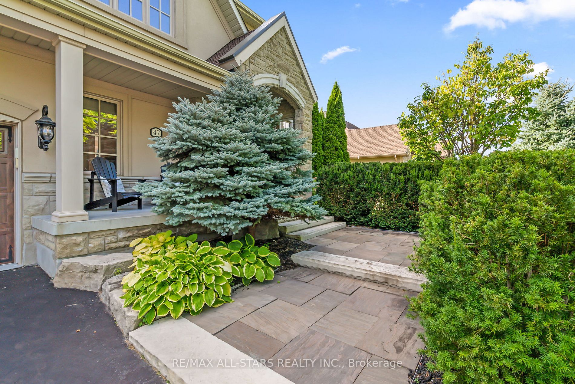 47 Country Club Cres