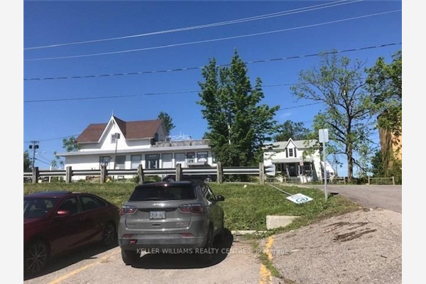 24 Toronto St N, Uxbridge