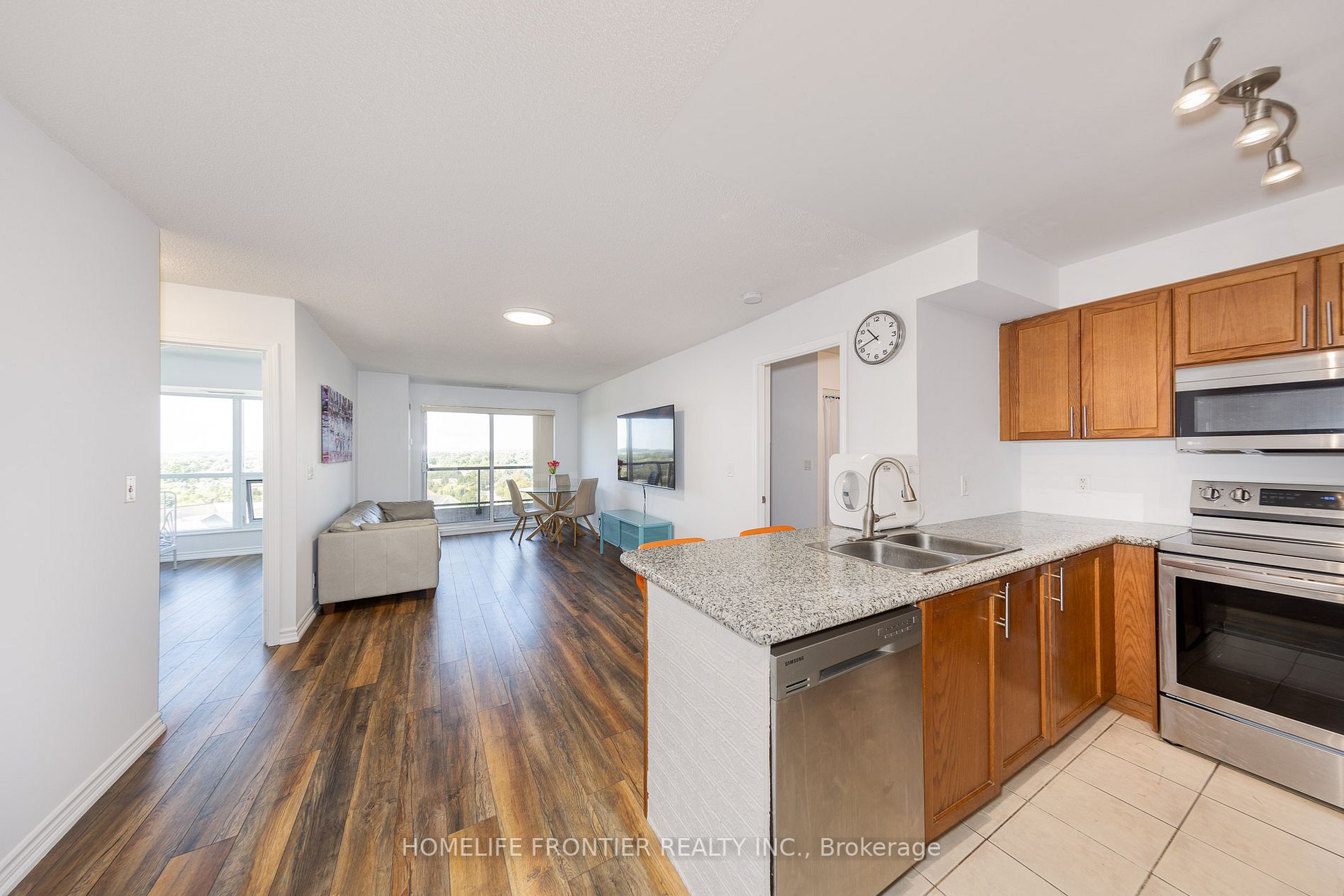 18 Harding Blvd, #1026