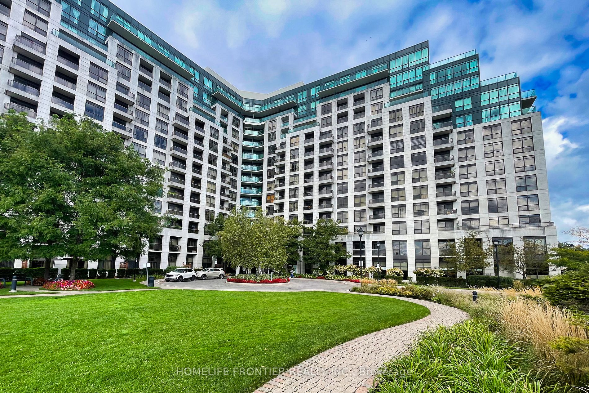 18 Harding Blvd, #1026