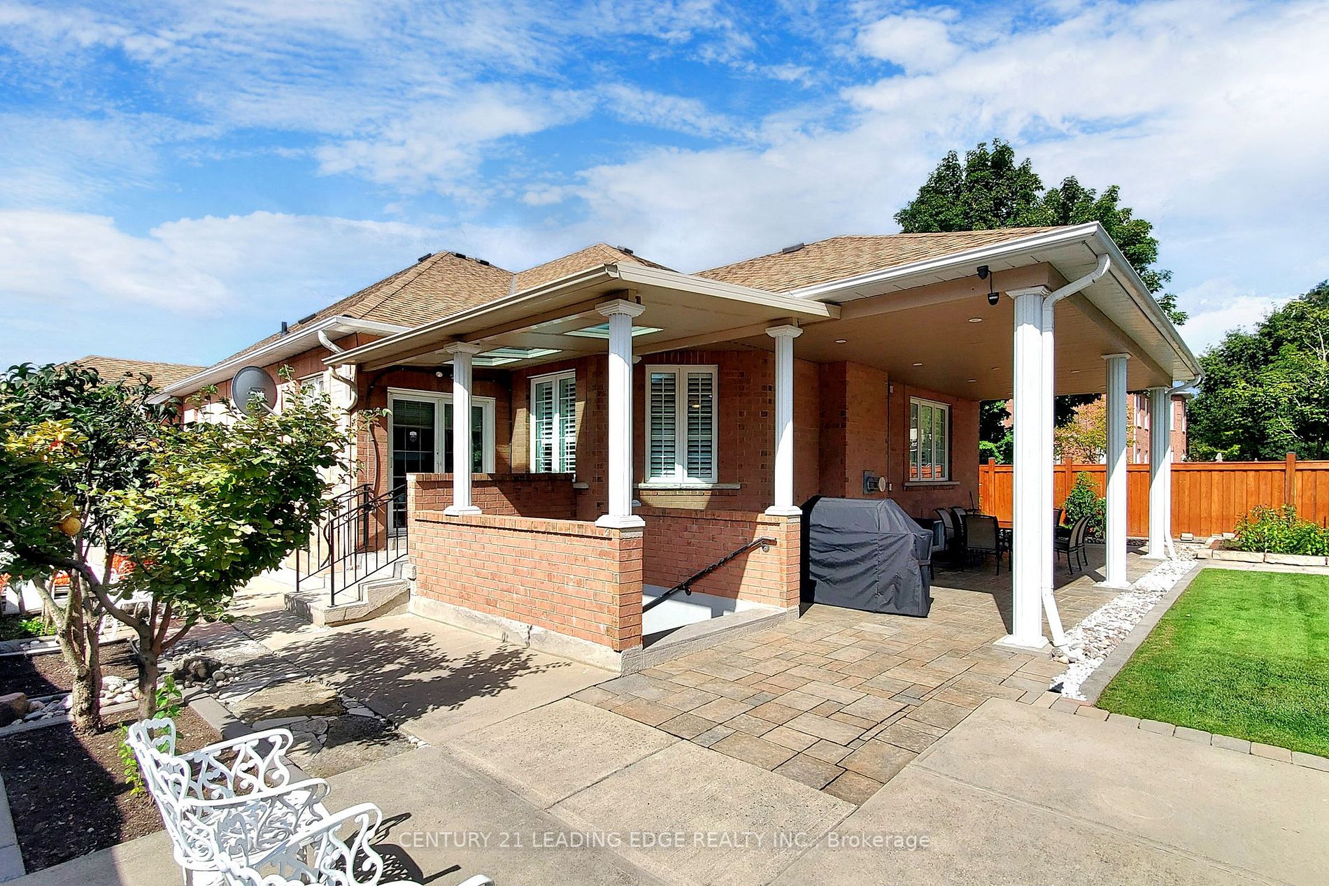 27 Cottontail Ave