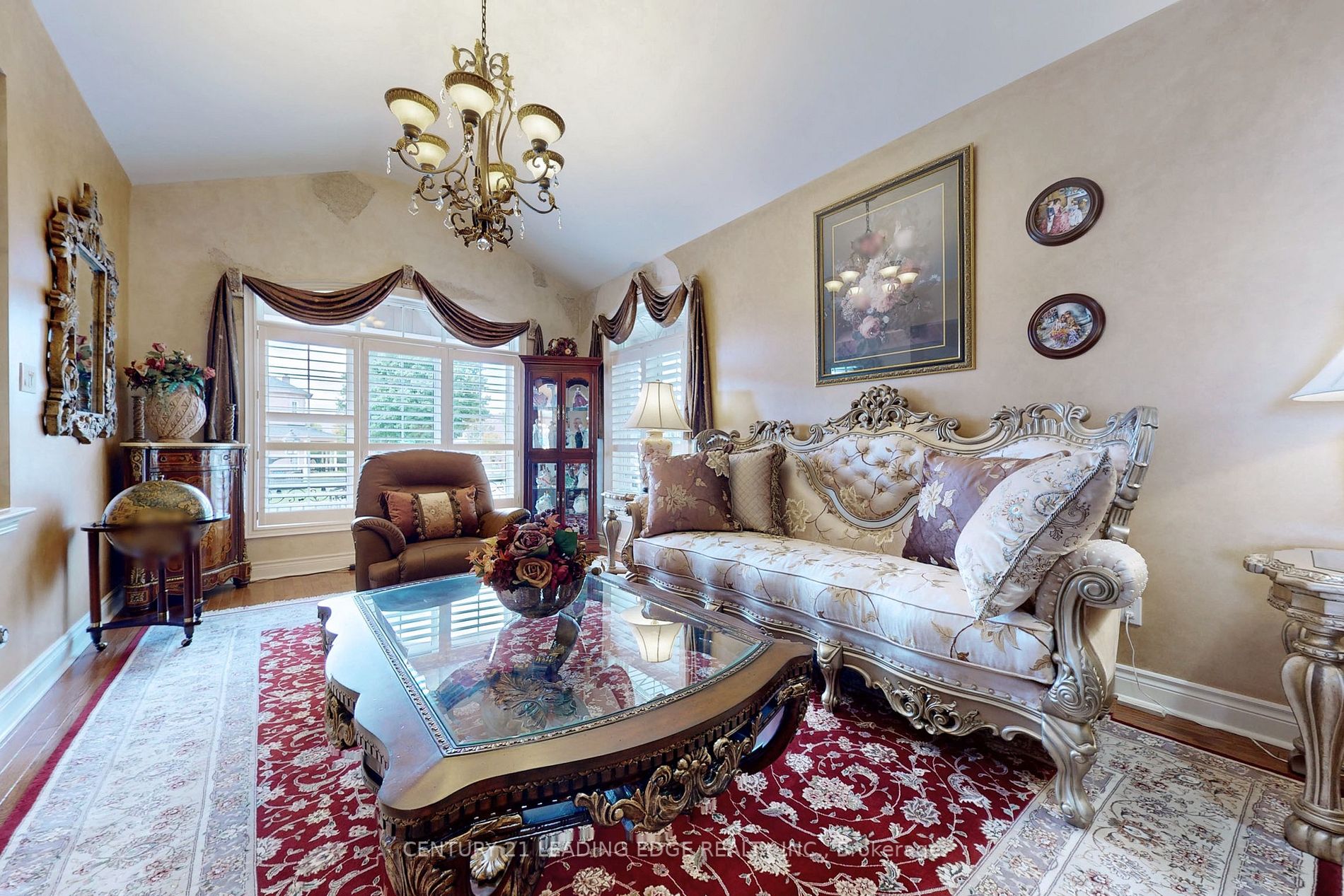 27 Cottontail Ave
