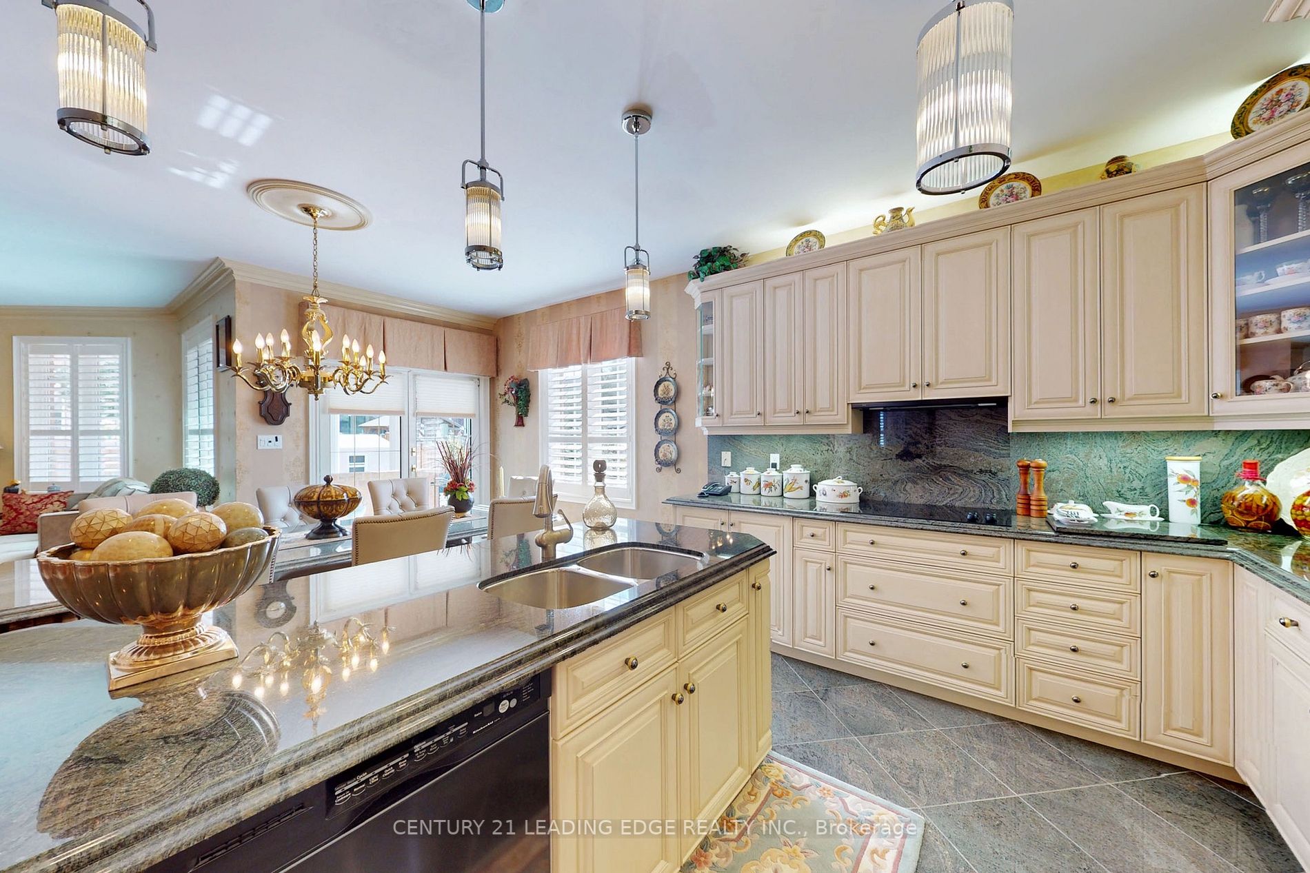 27 Cottontail Ave