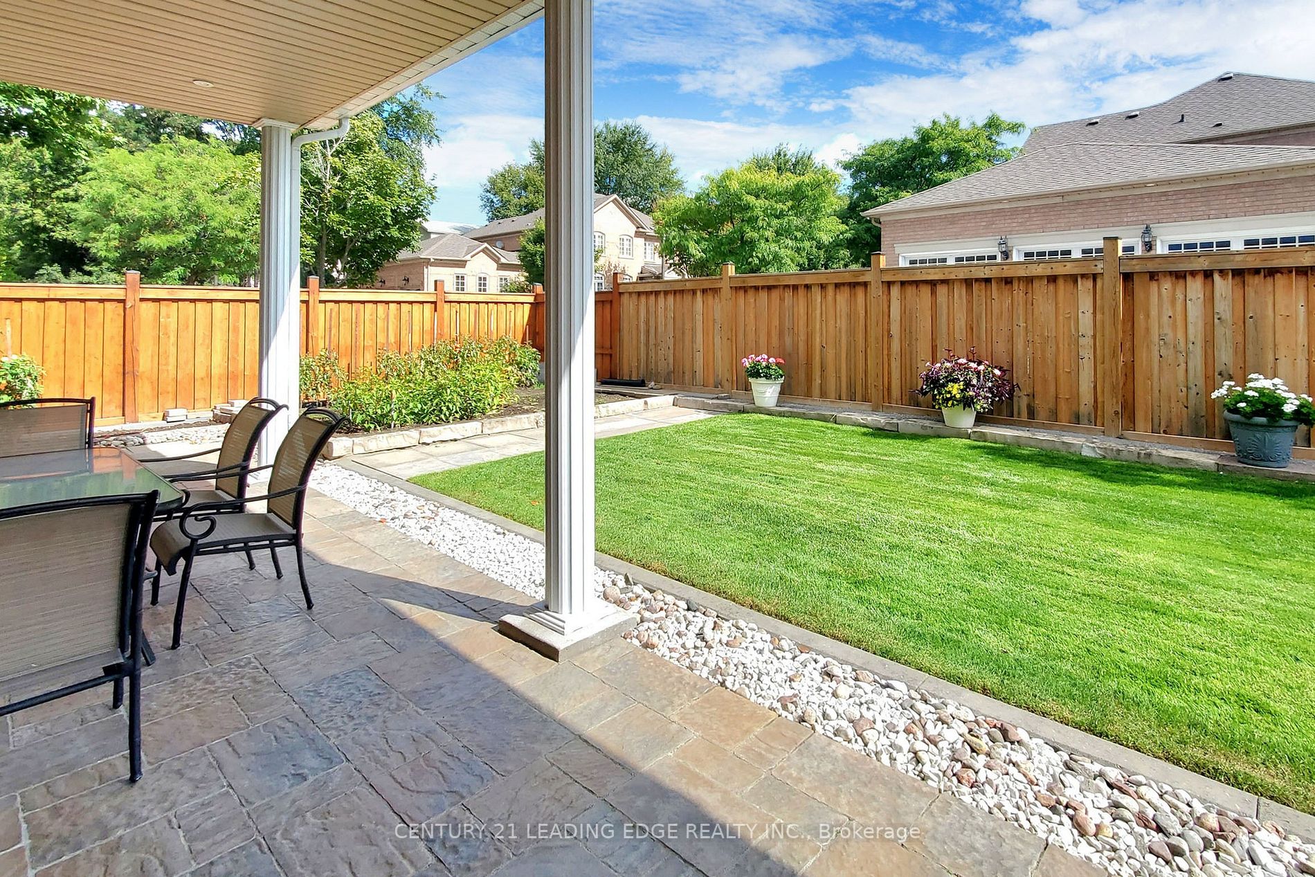 27 Cottontail Ave