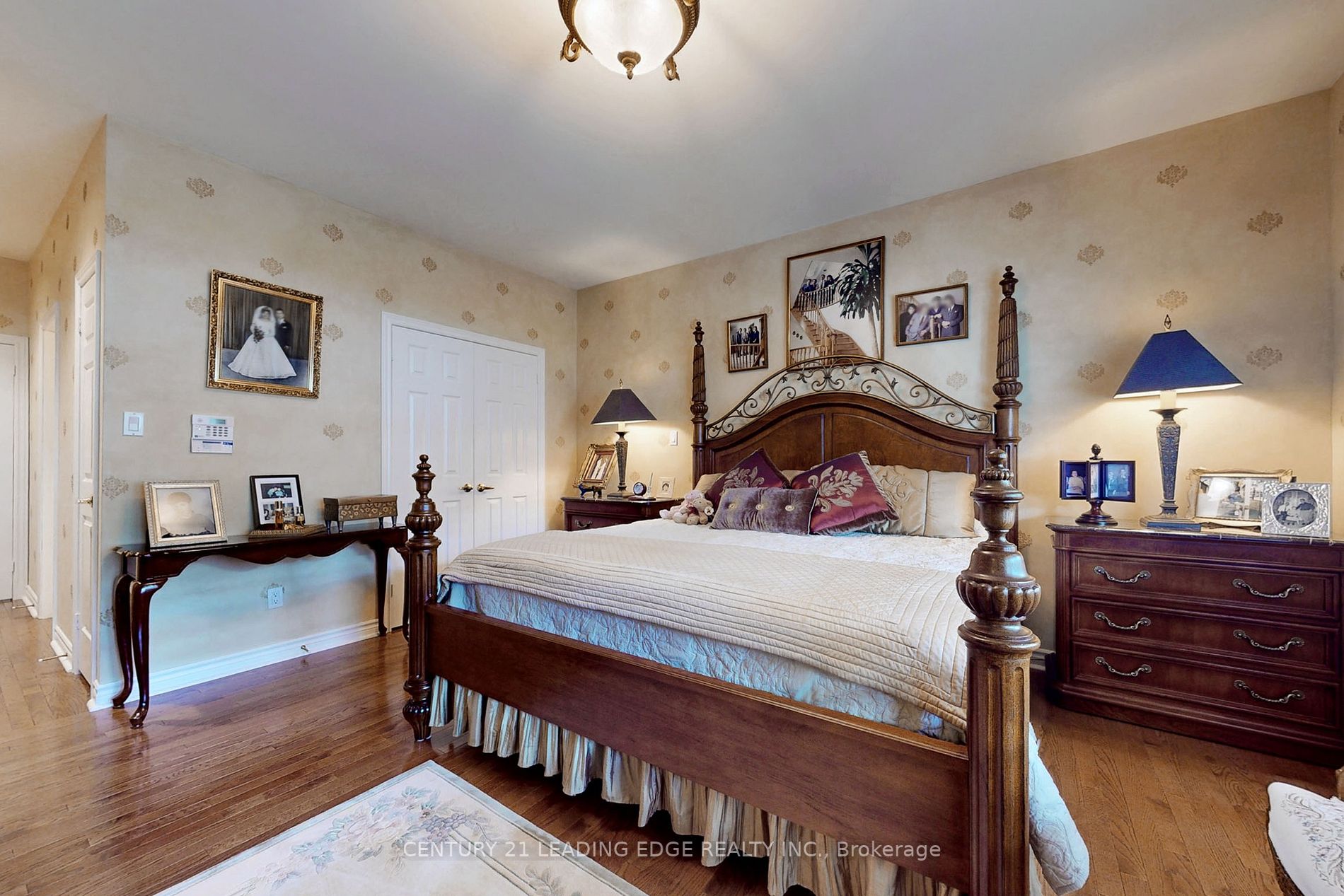 27 Cottontail Ave