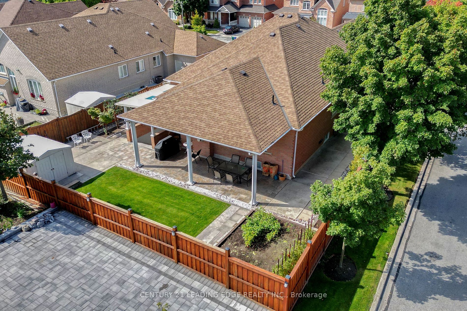 27 Cottontail Ave