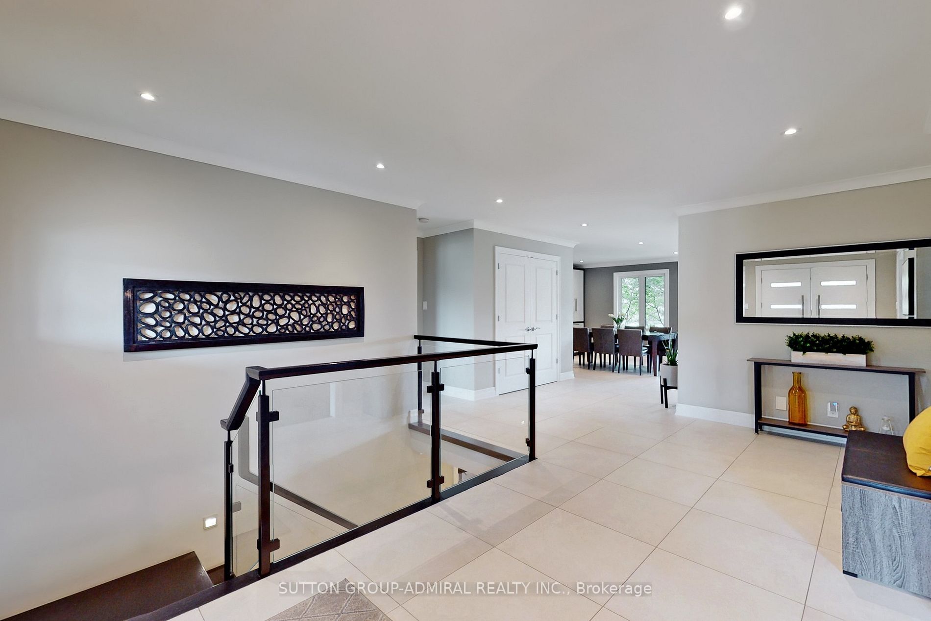 2 Grandview Crescent