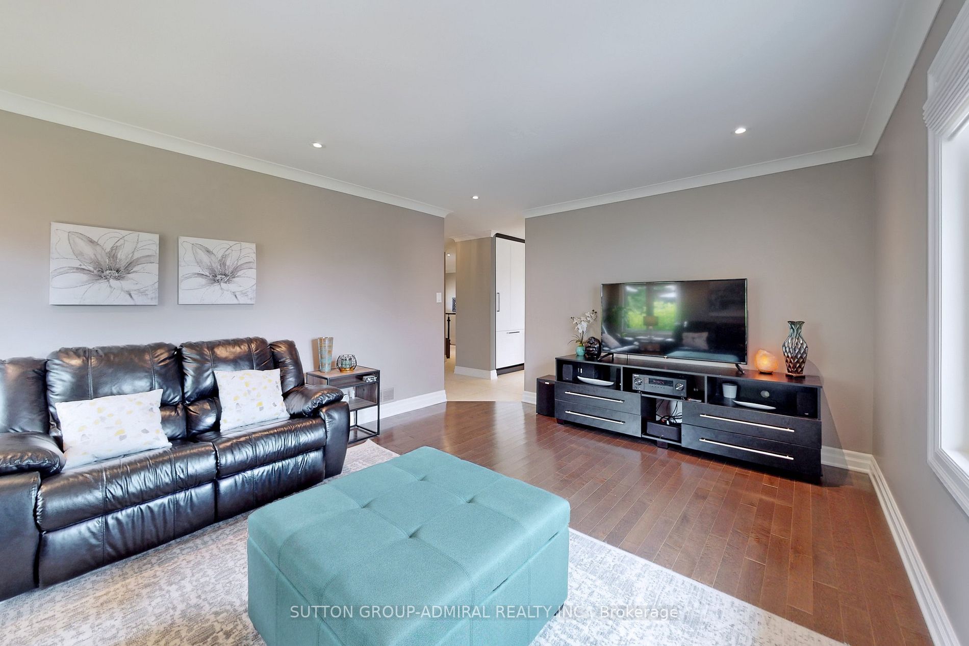 2 Grandview Crescent