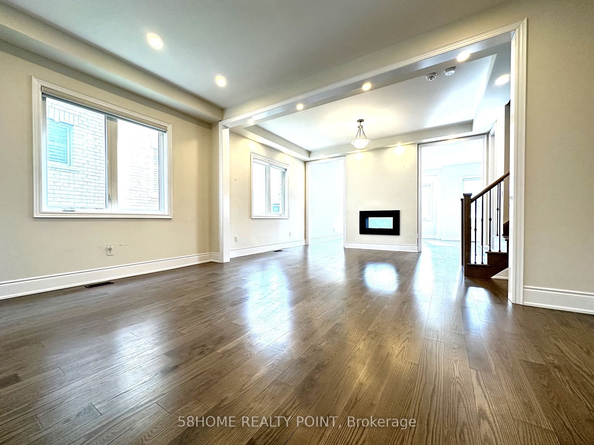 237 Conklin Cres