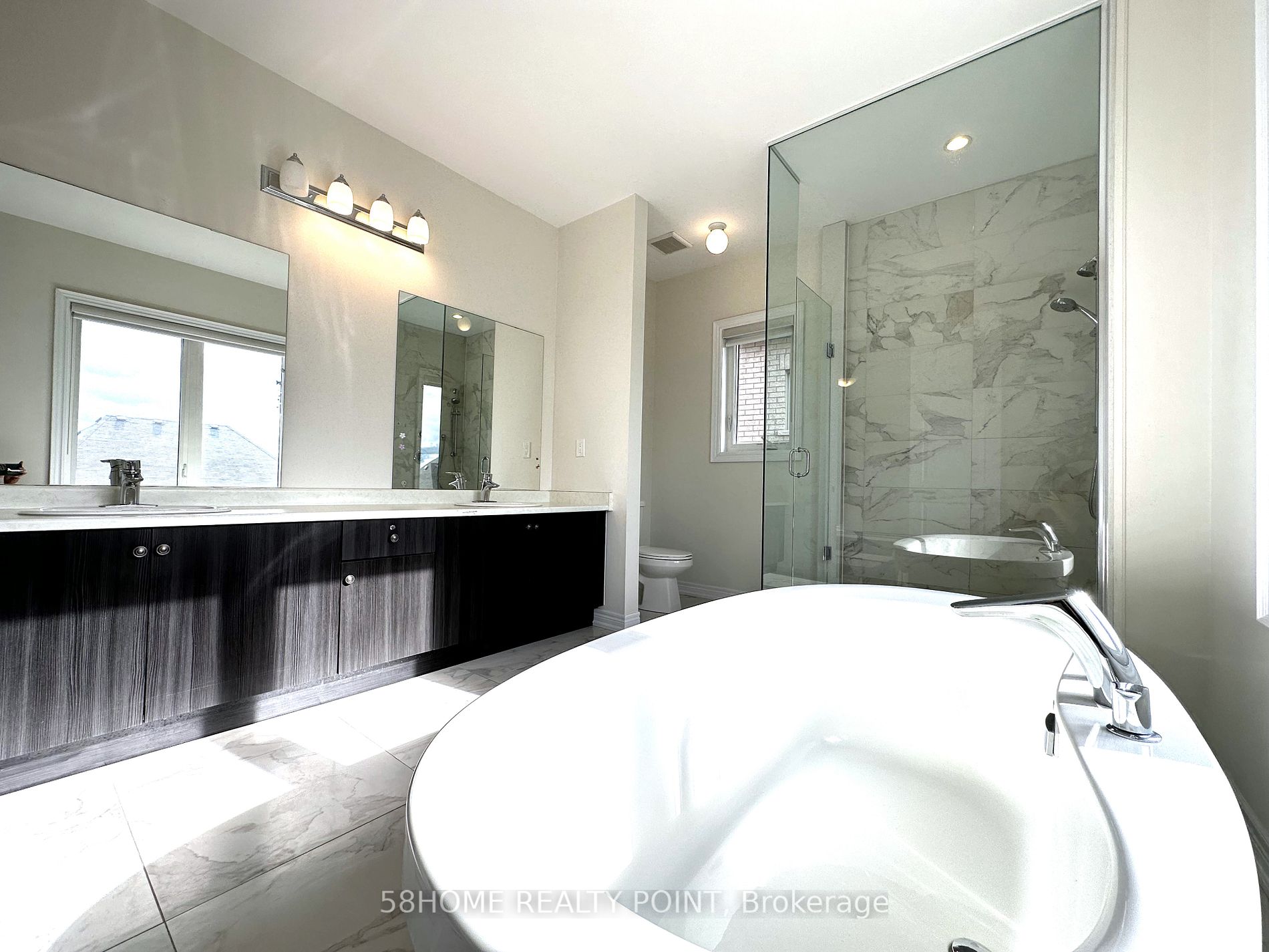 237 Conklin Cres
