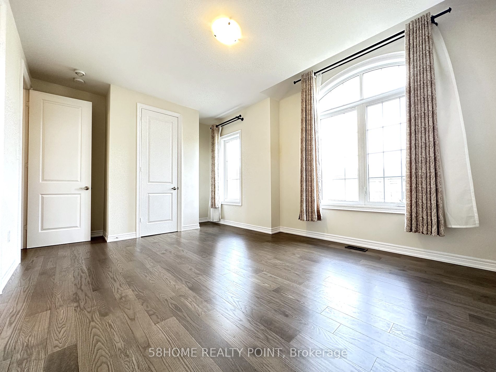 237 Conklin Cres