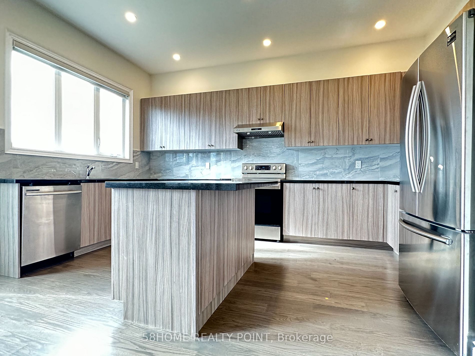 237 Conklin Cres
