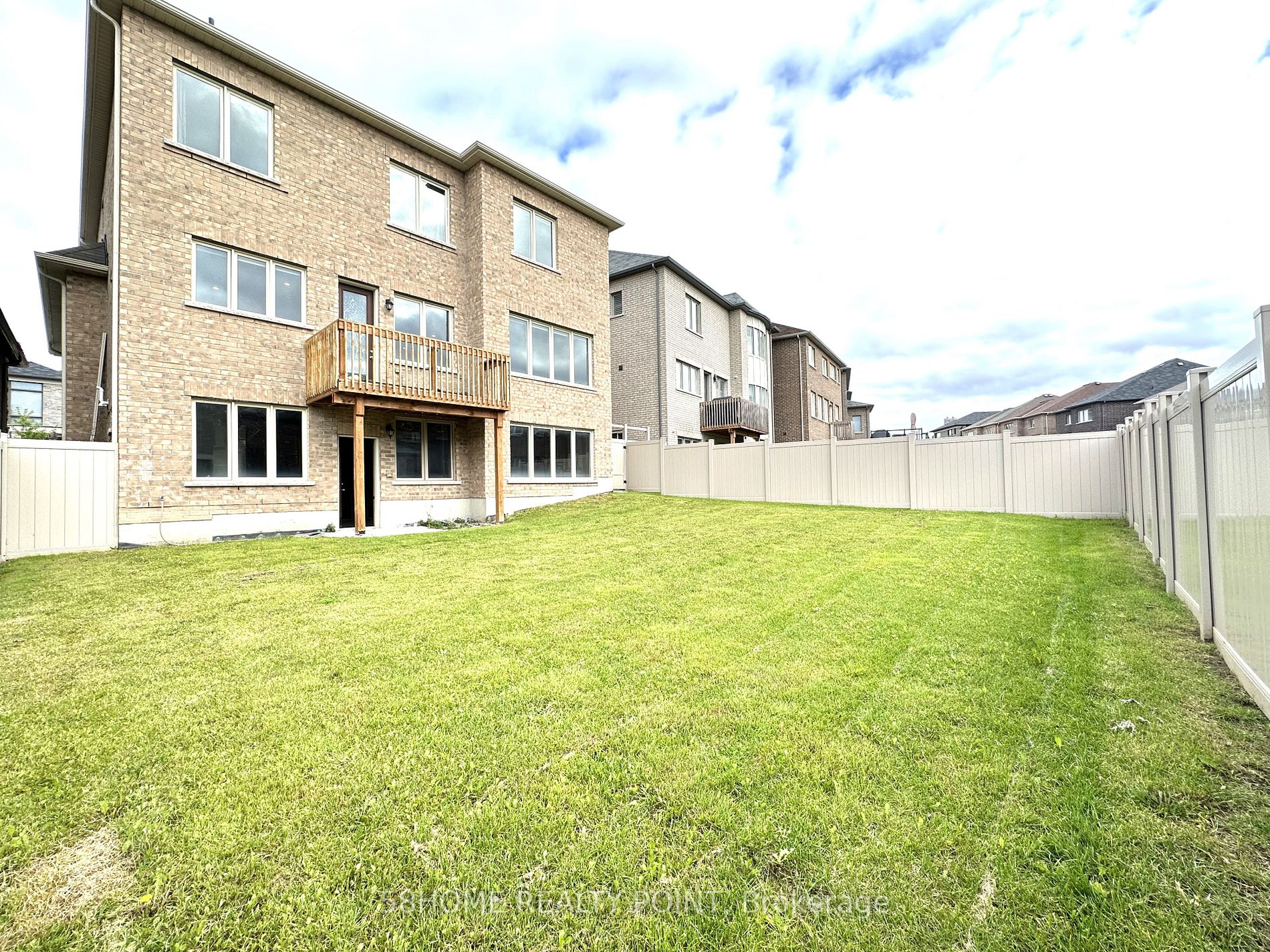 237 Conklin Cres