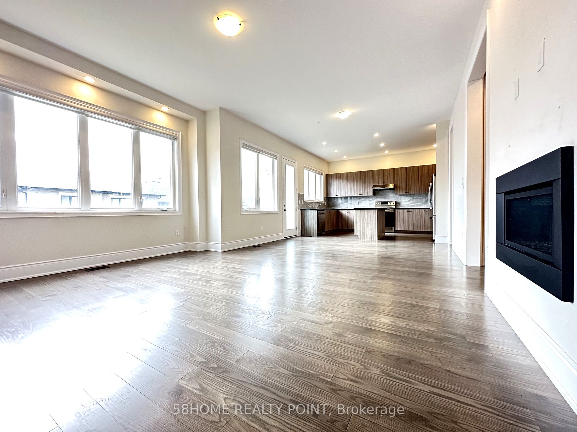 237 Conklin Cres