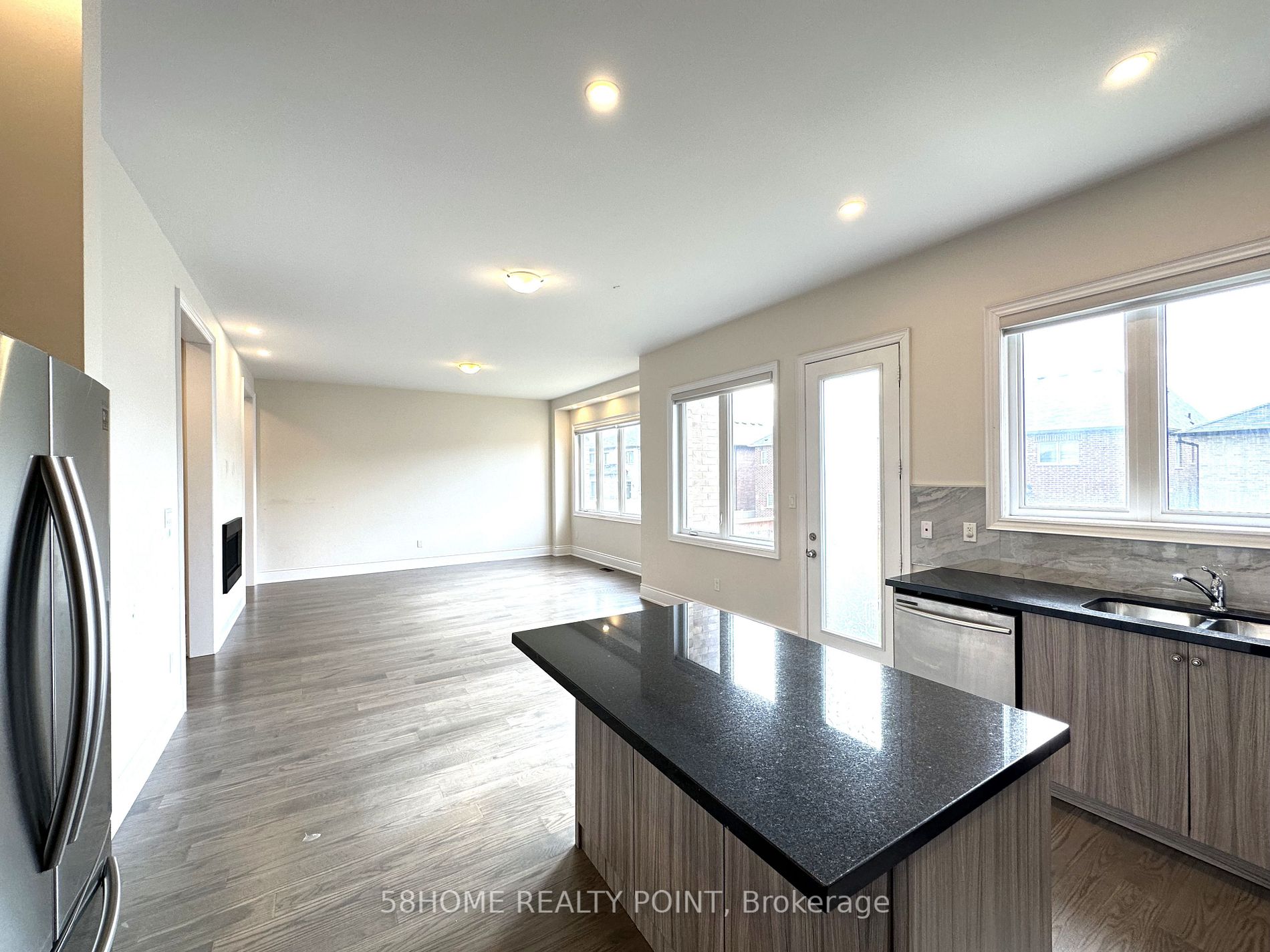 237 Conklin Cres
