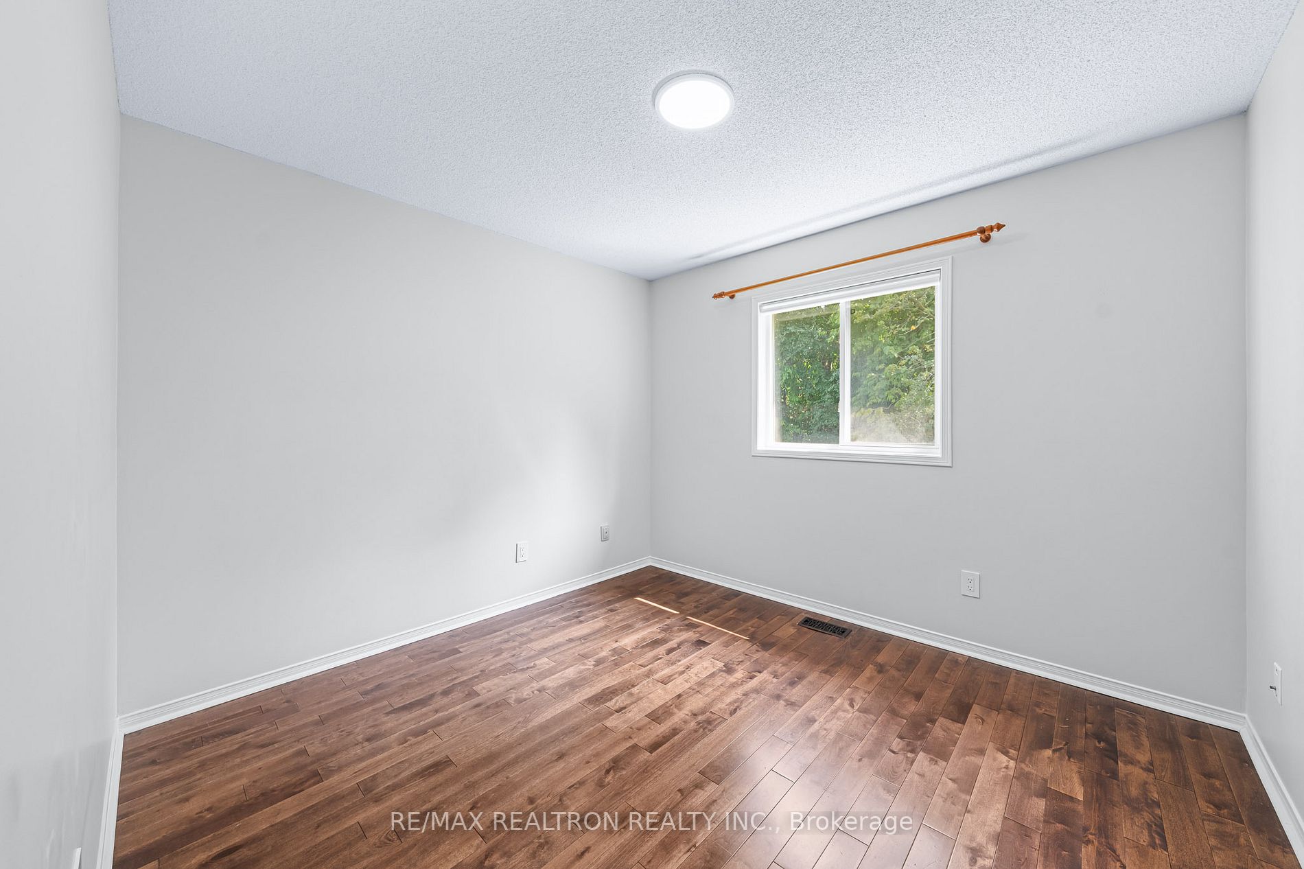 55 English Oak Dr