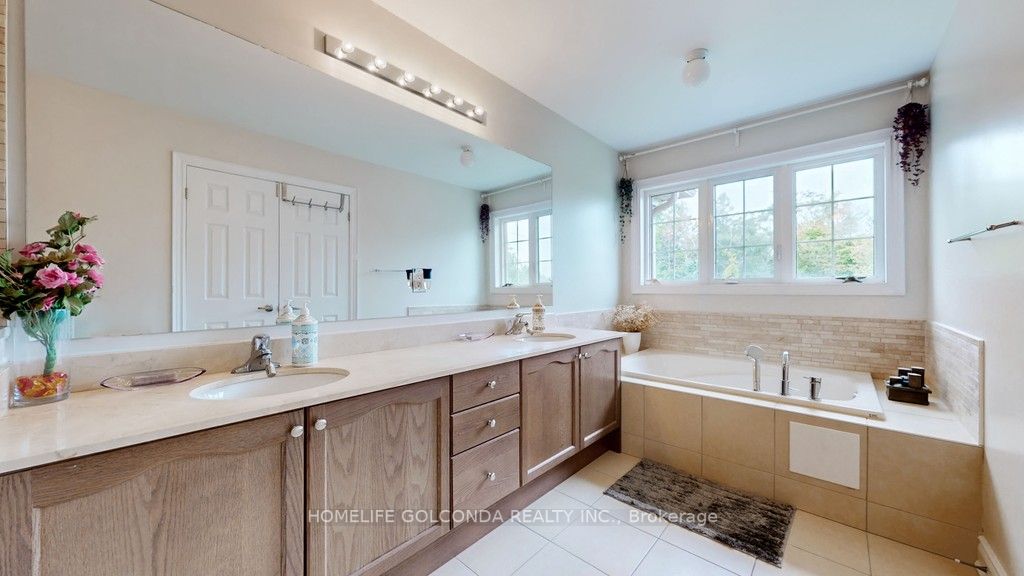 7 Gamble Glen Cres