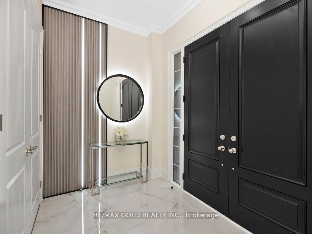 45 Ross Vennare Cres