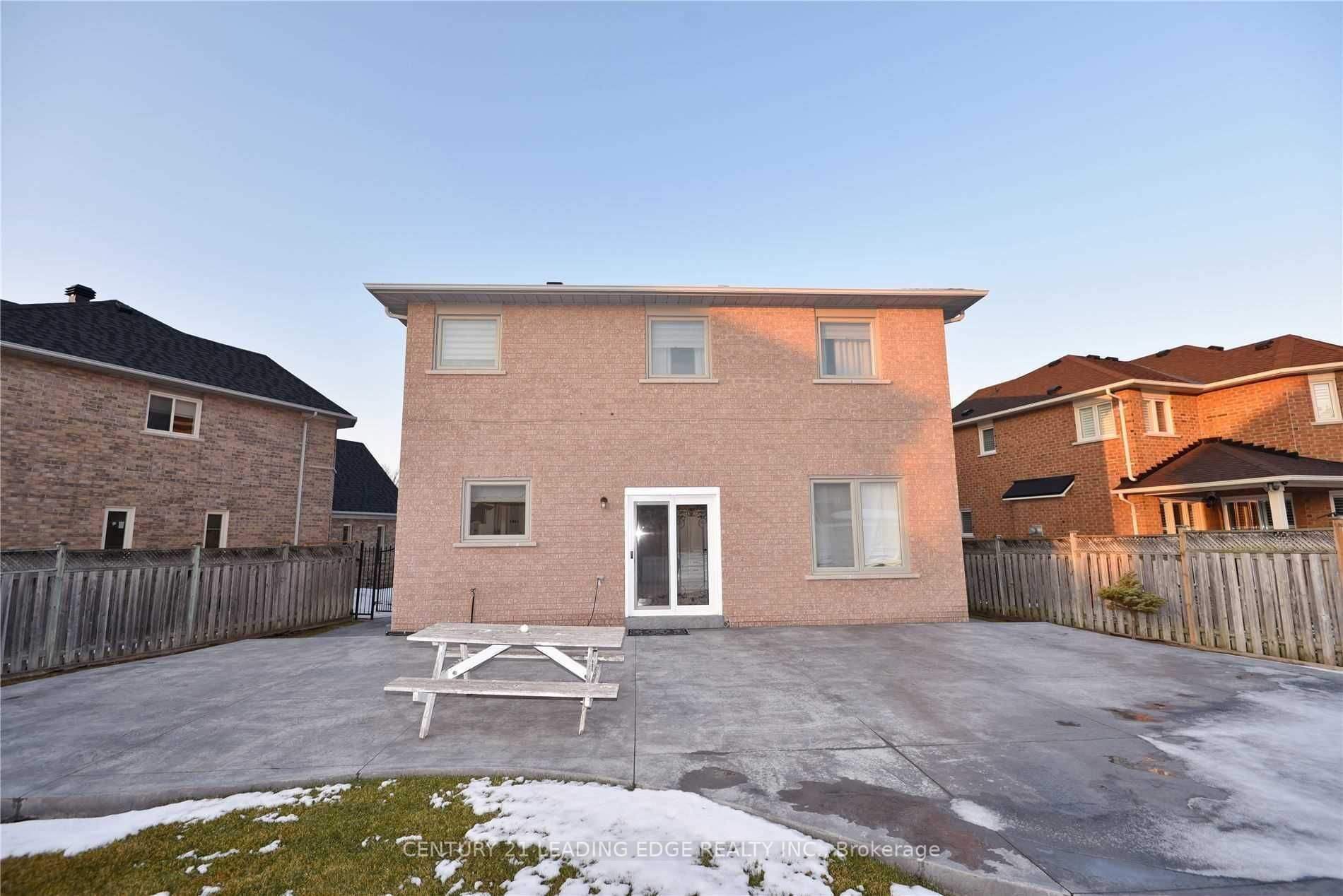 83 Grandlea Crescent