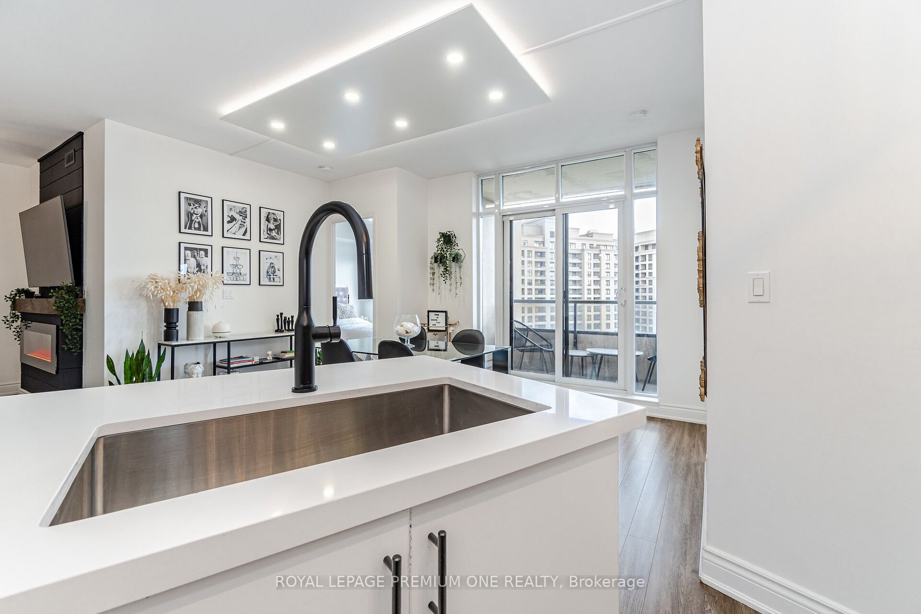 9225 Jane Street, #1209