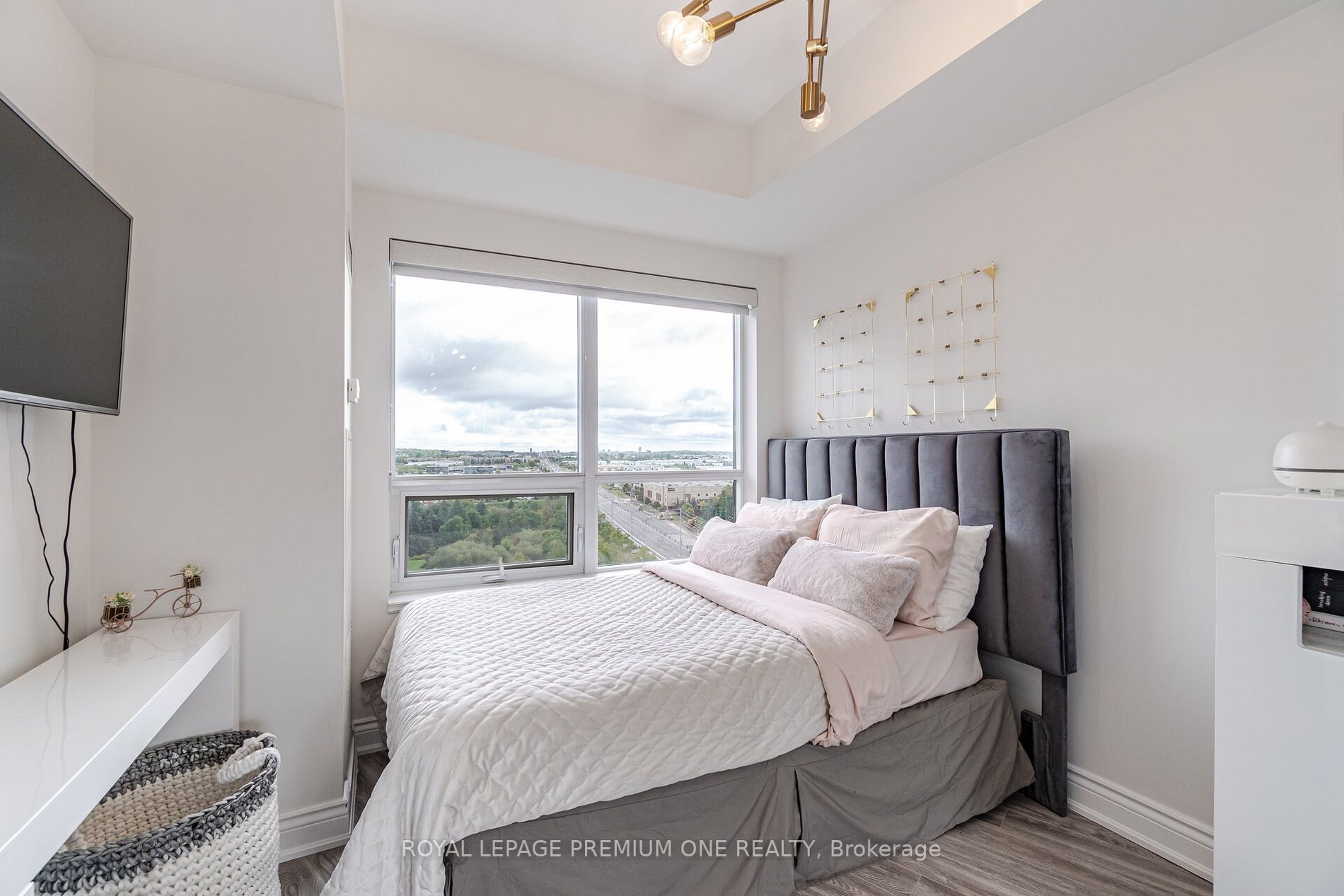 9225 Jane Street, #1209