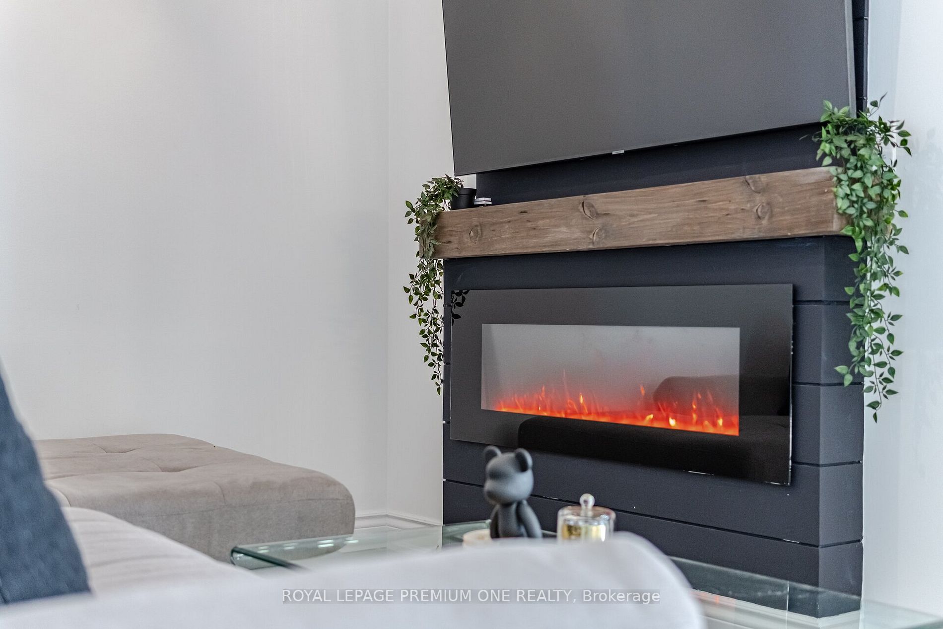 9225 Jane Street, #1209