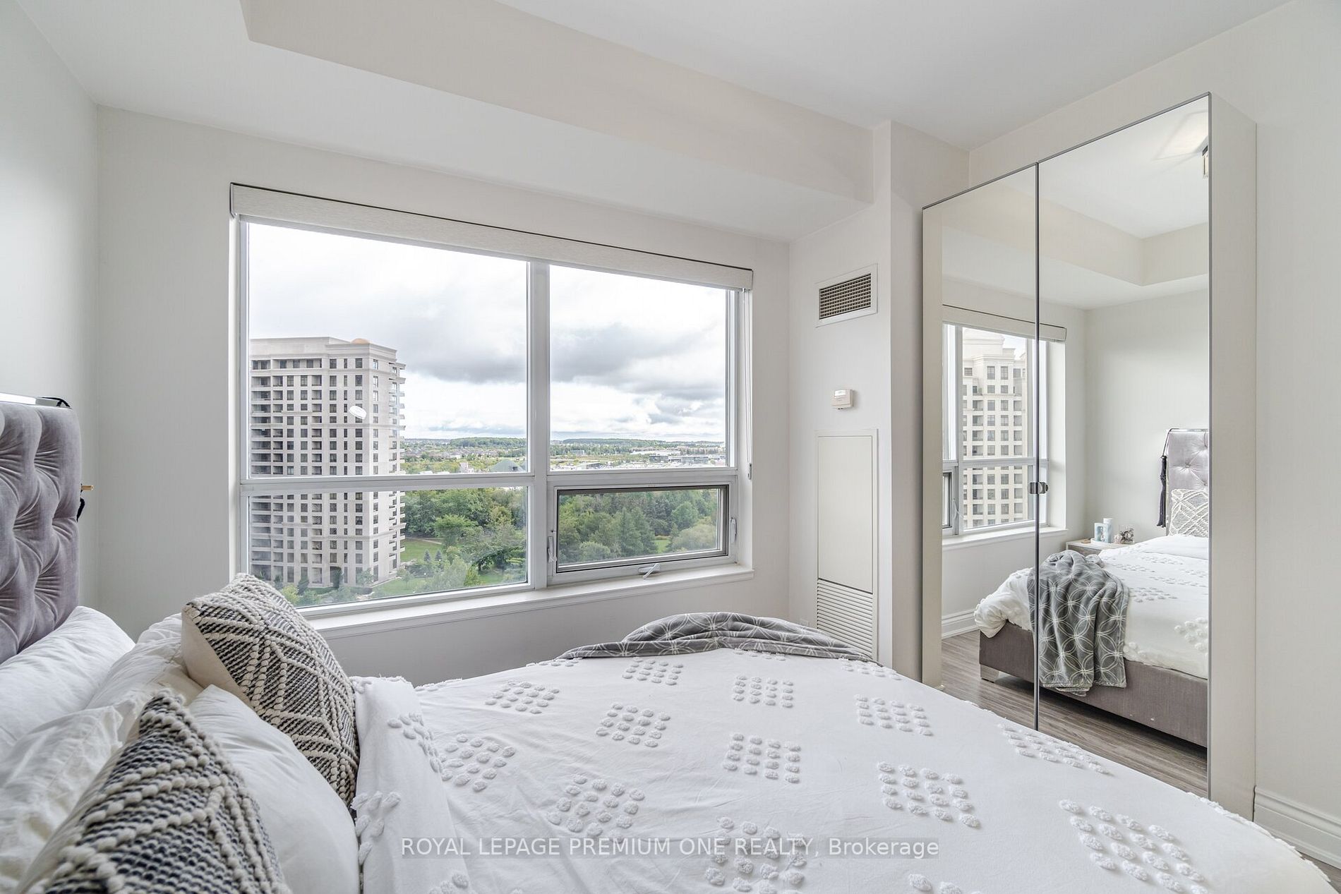 9225 Jane Street, #1209
