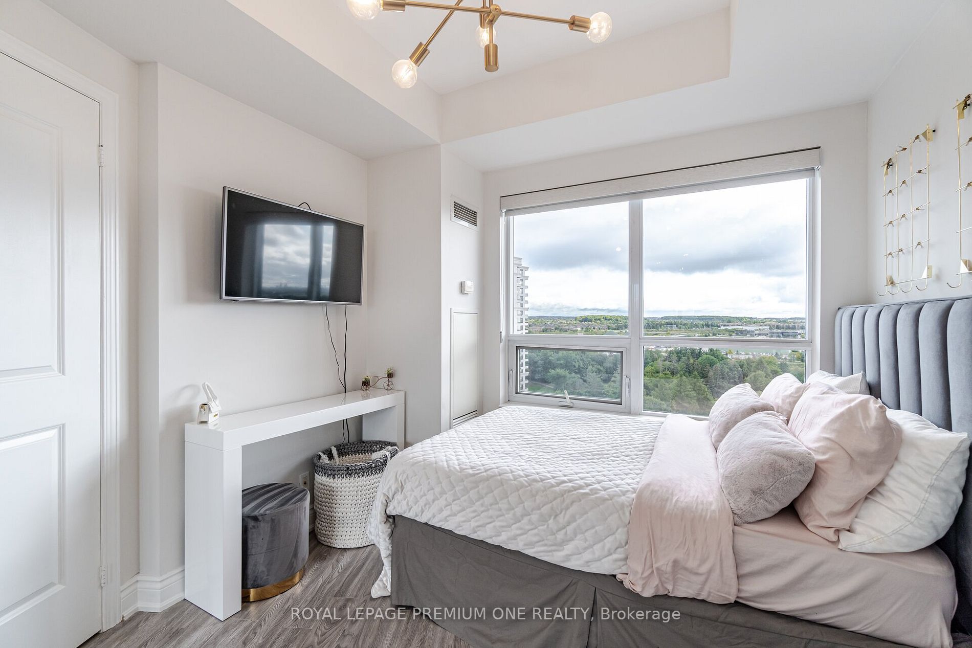 9225 Jane Street, #1209
