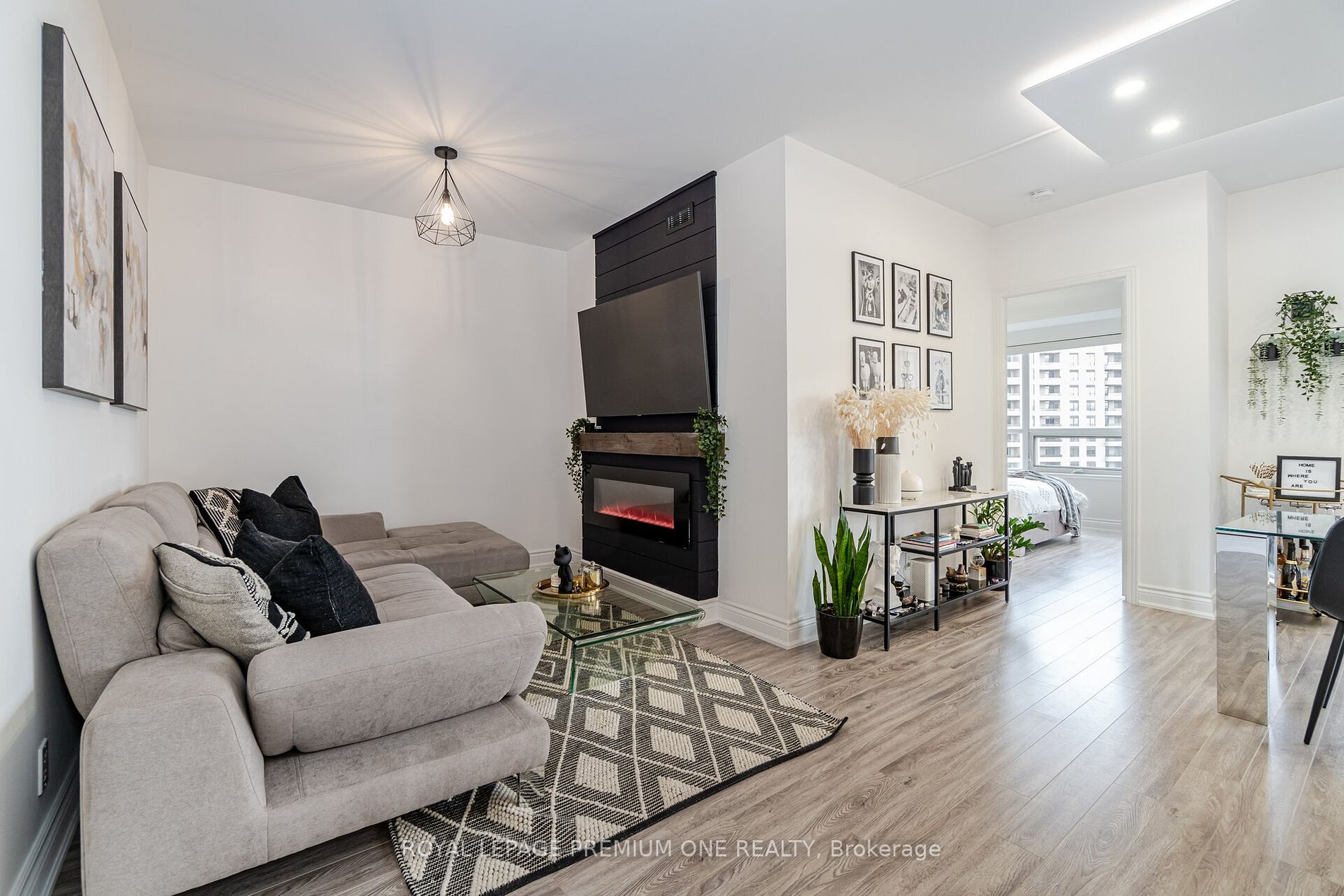 9225 Jane Street, #1209