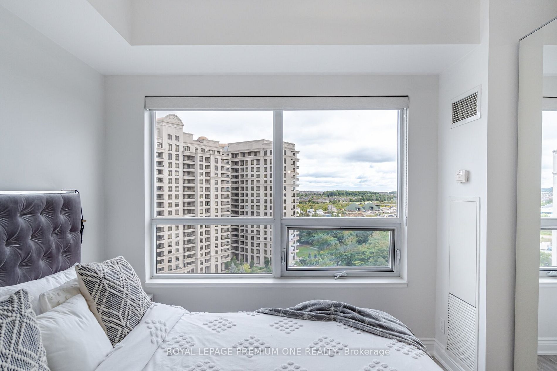 9225 Jane Street, #1209