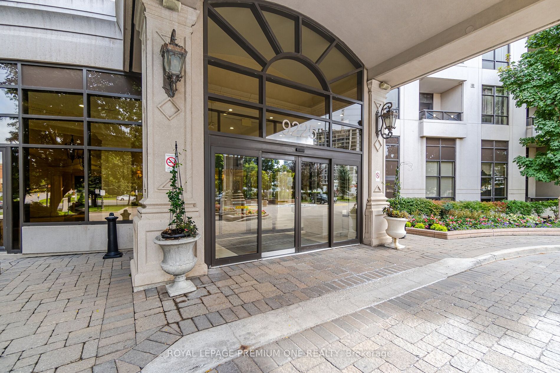 9225 Jane Street, #1209