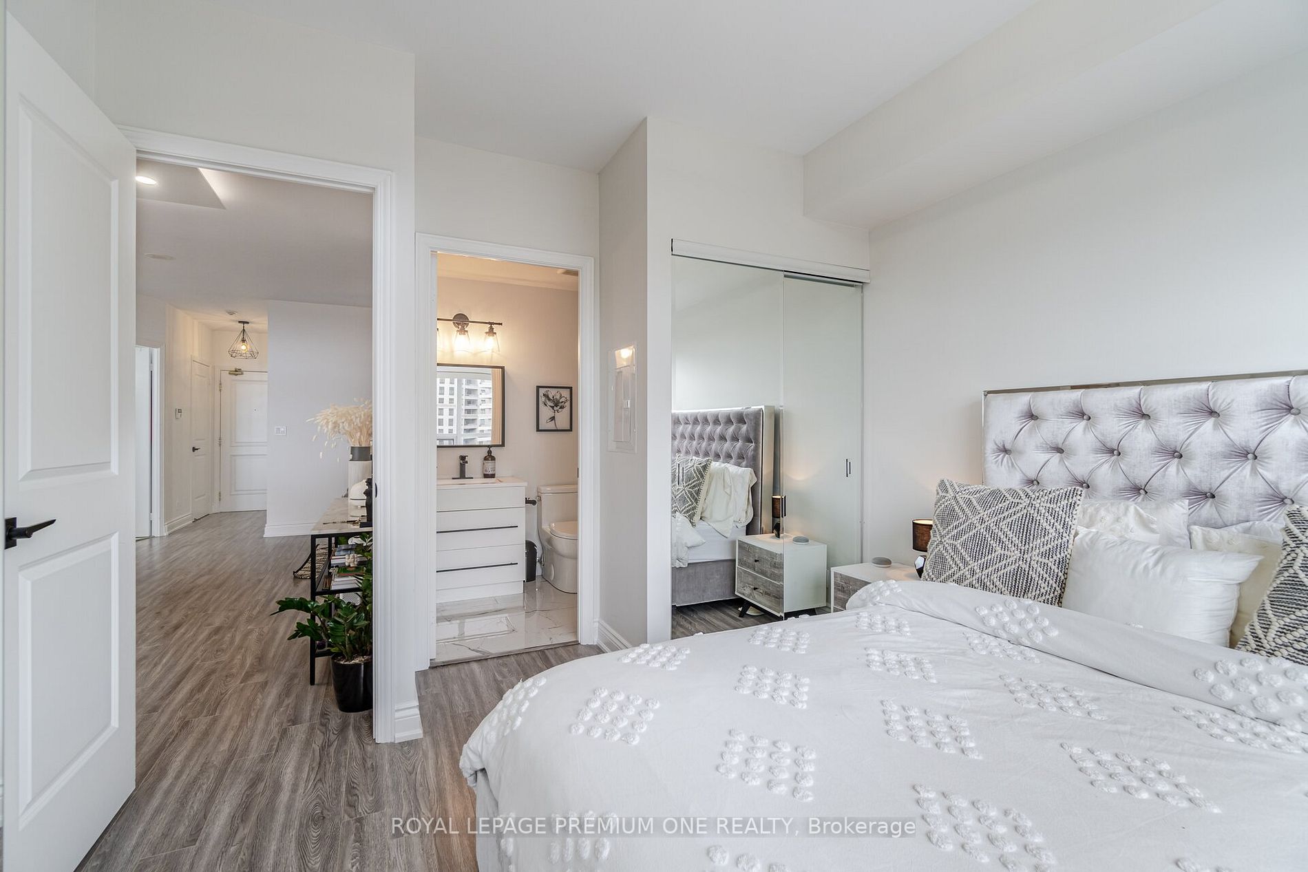 9225 Jane Street, #1209