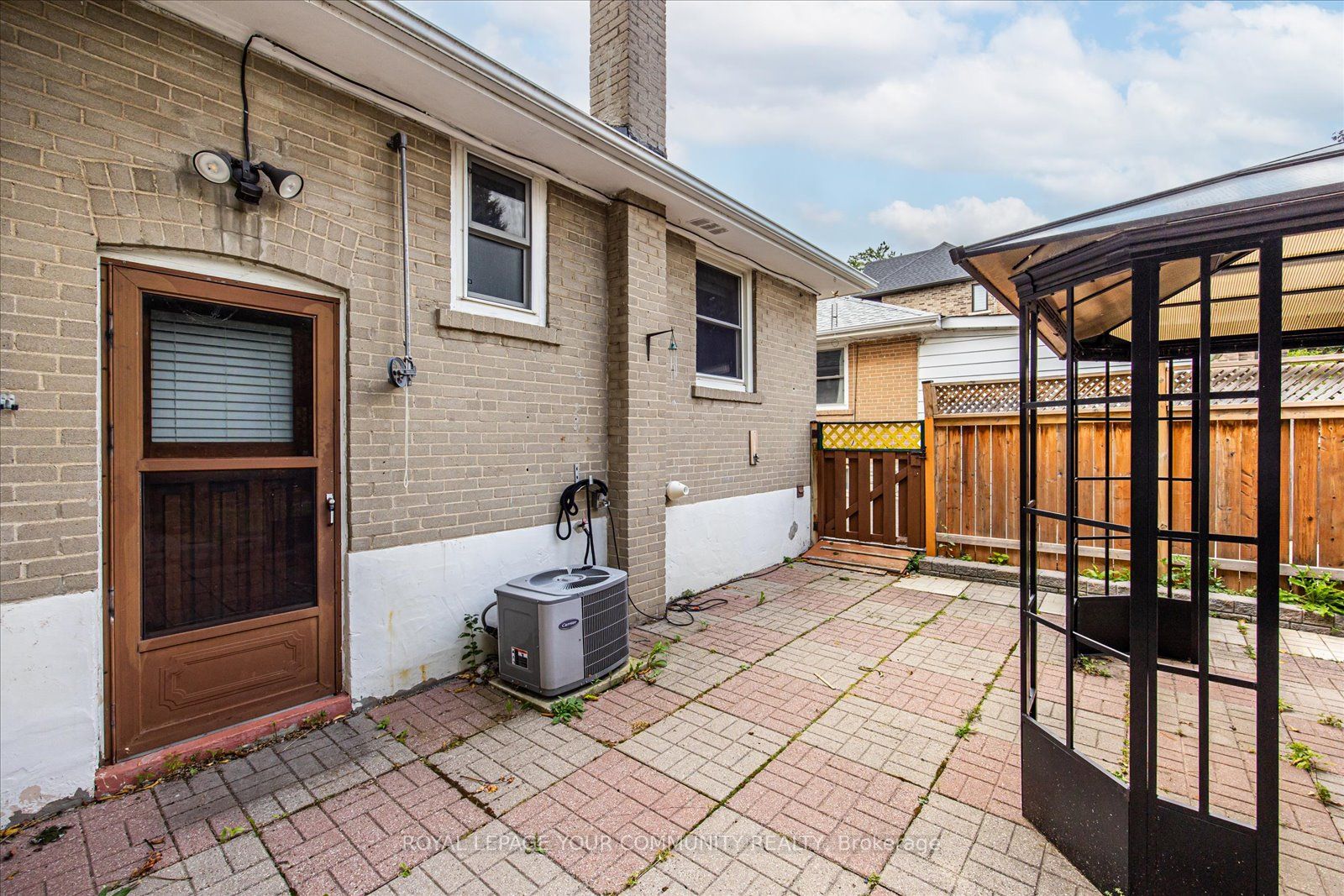 33 Rockport Cres