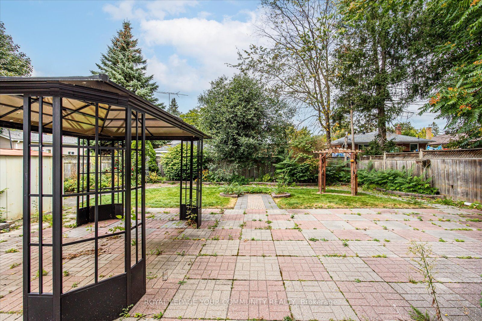 33 Rockport Cres
