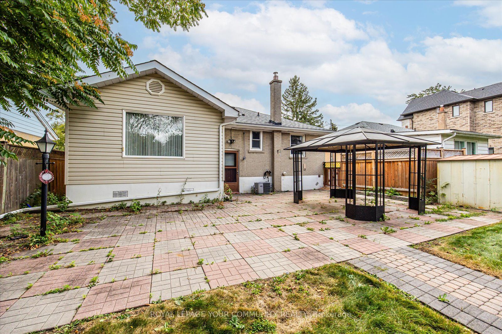 33 Rockport Cres