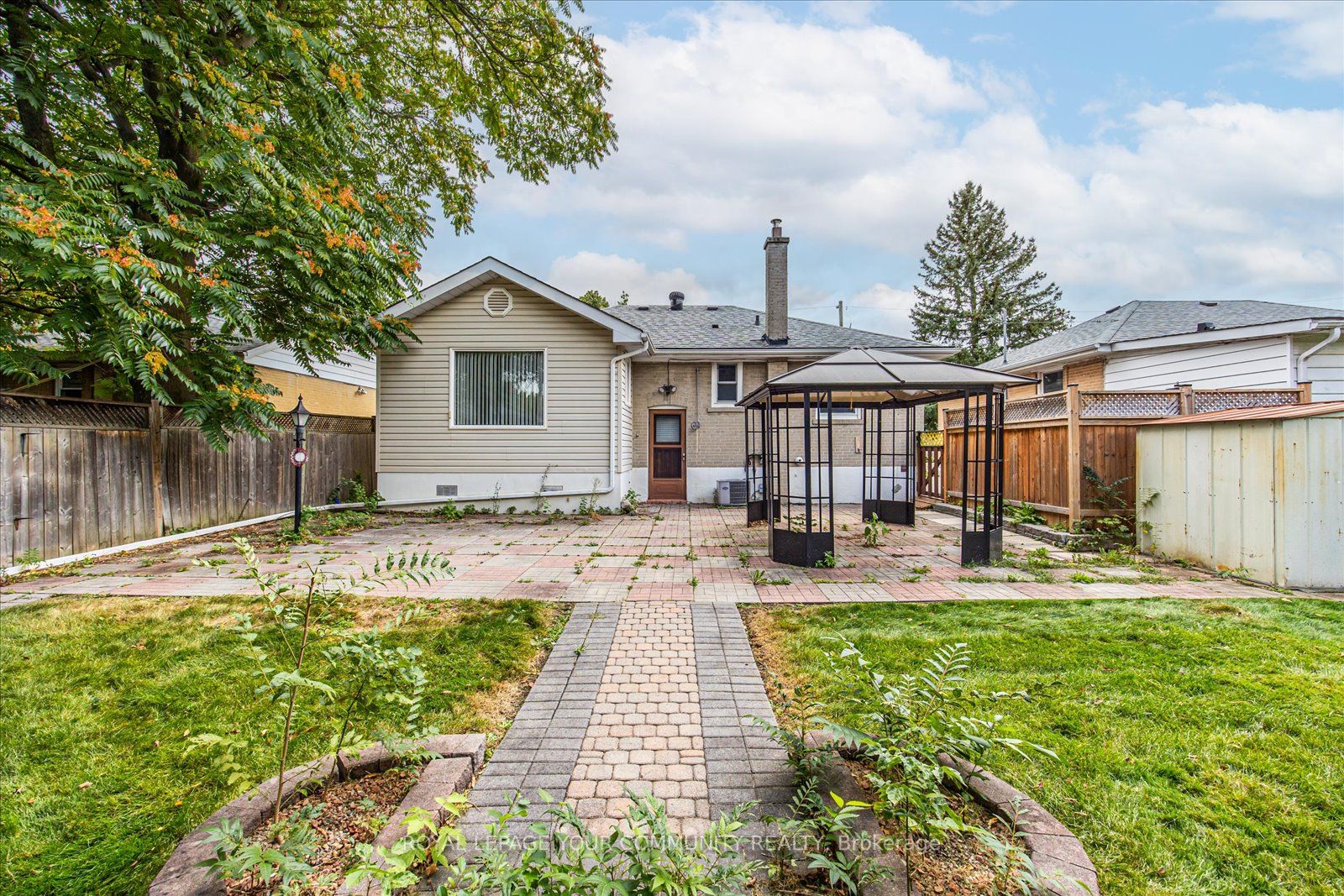 33 Rockport Cres