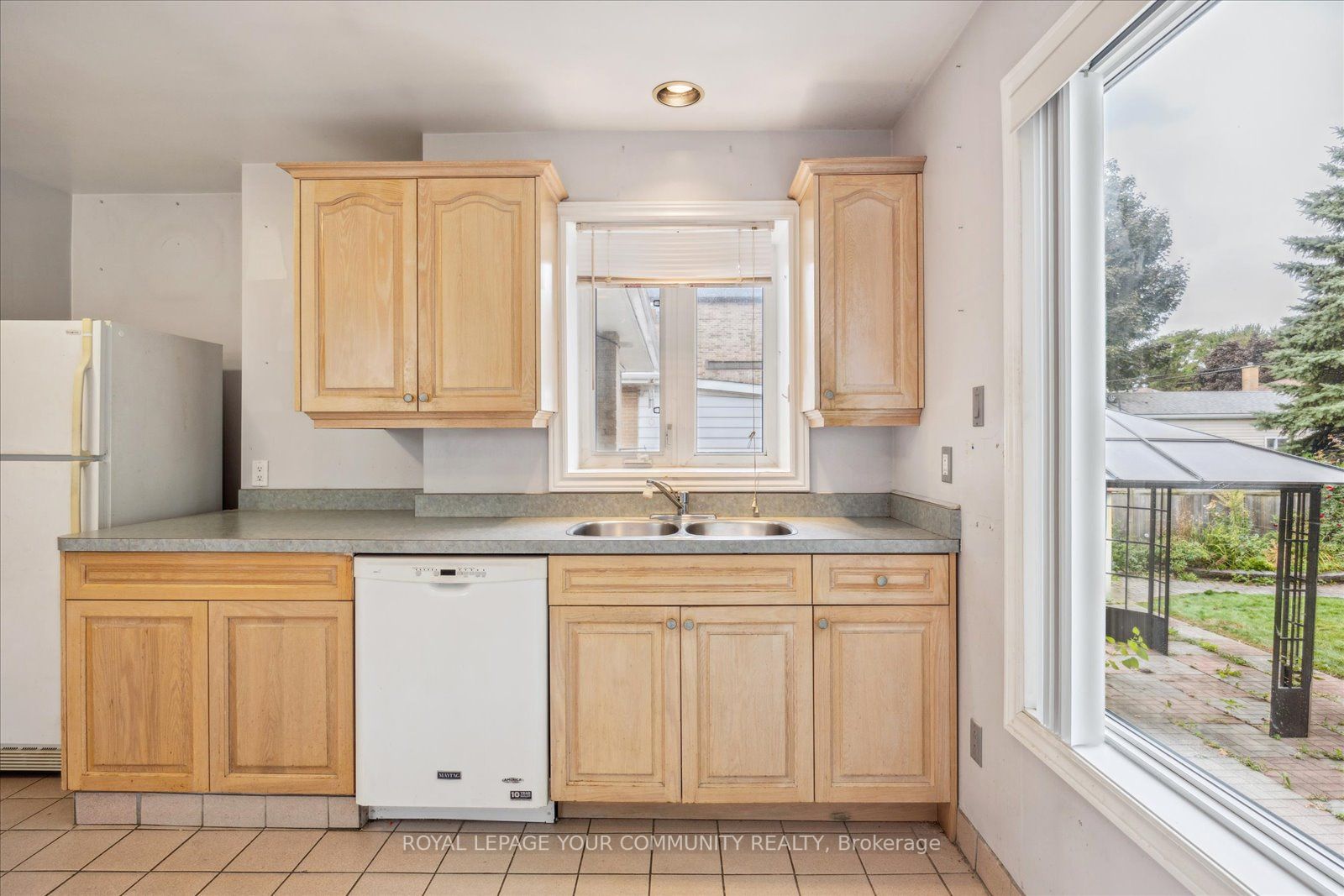 33 Rockport Cres
