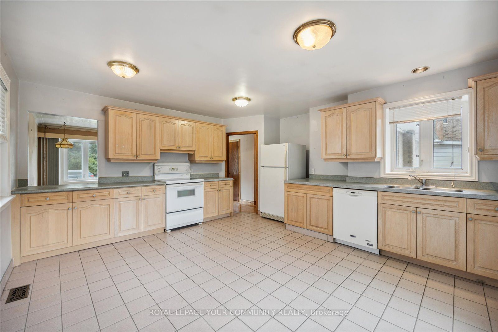 33 Rockport Cres