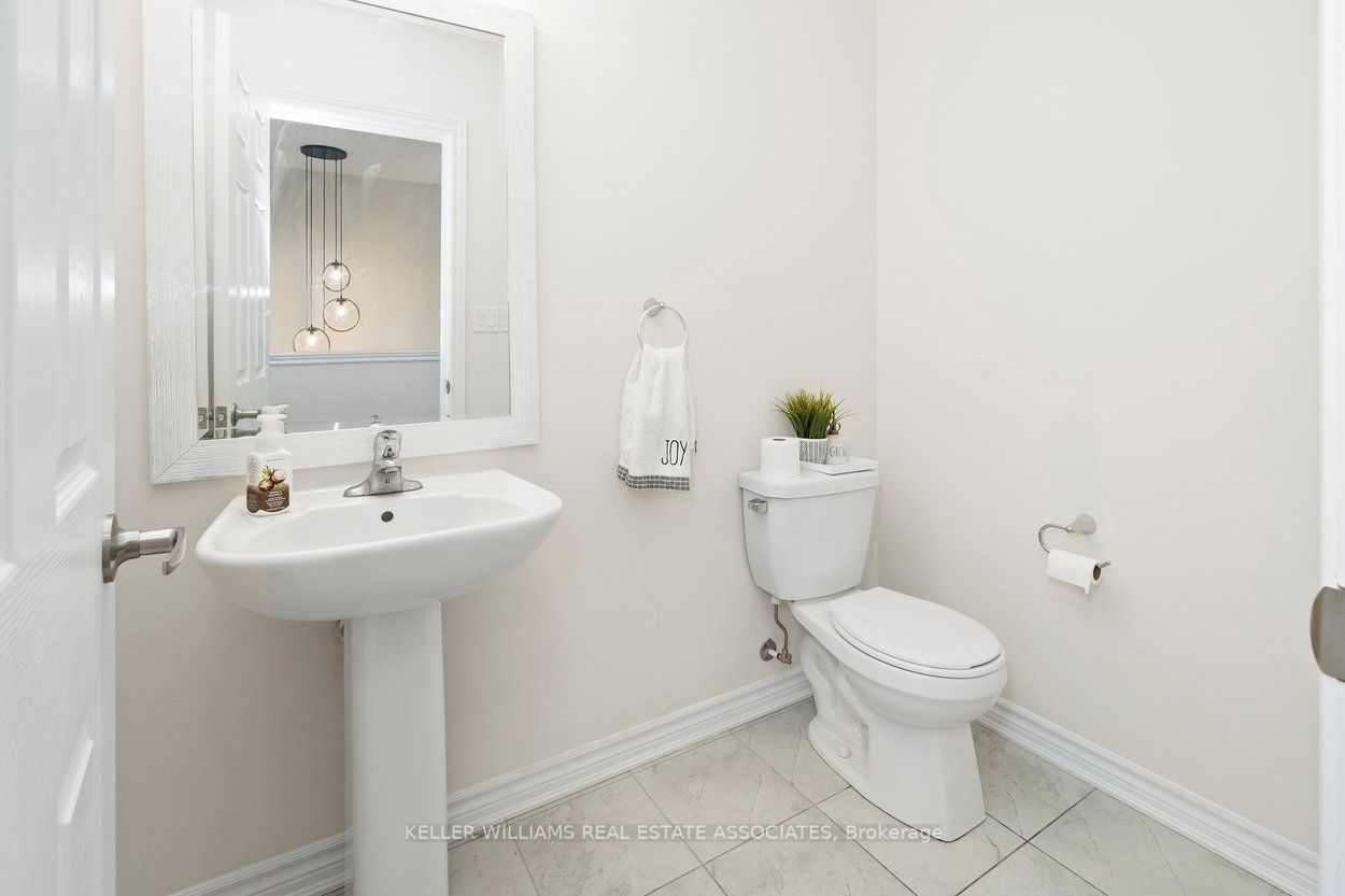 Listing N7003970 - Large Photo # 9