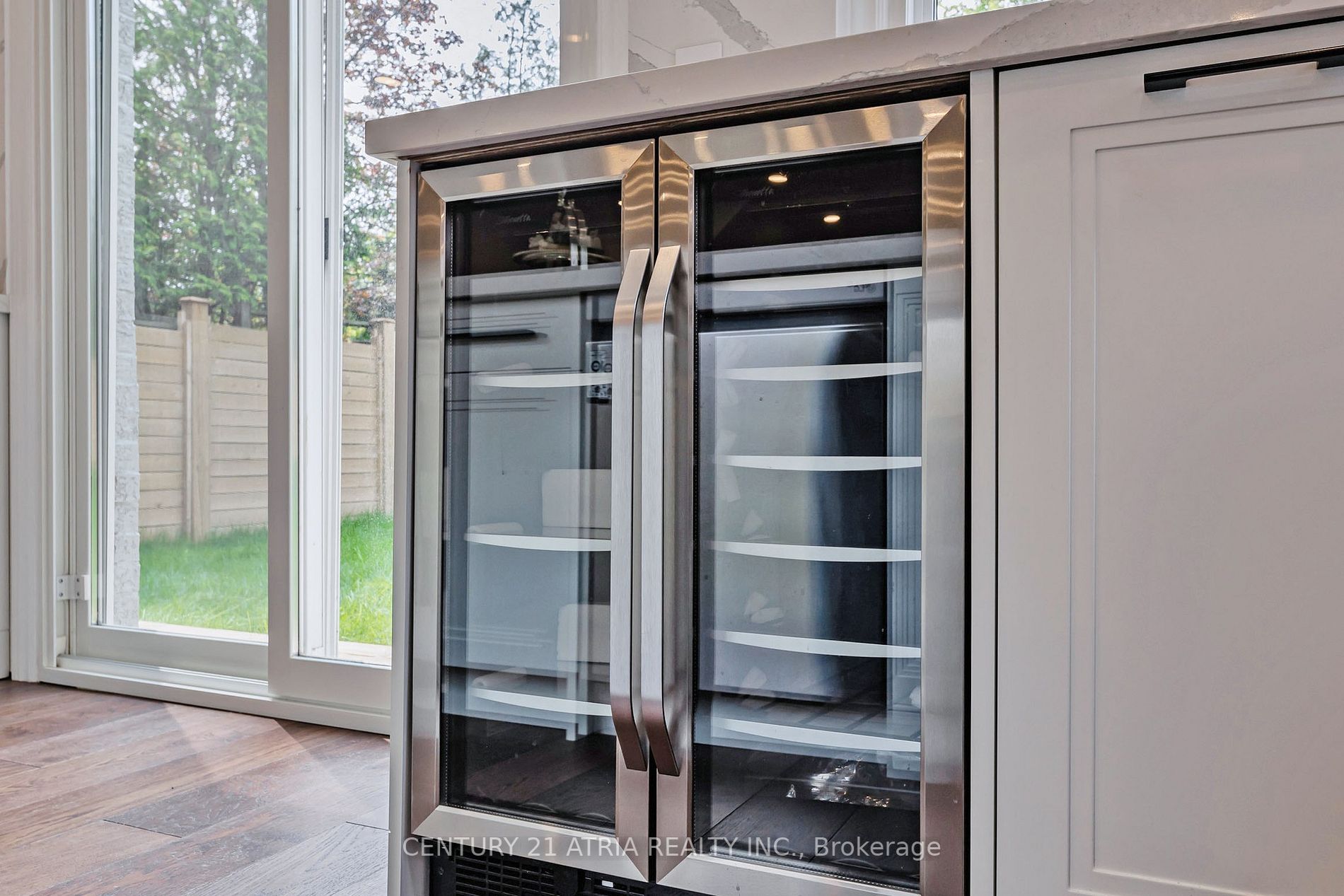 132 kersey Crescent, #upper