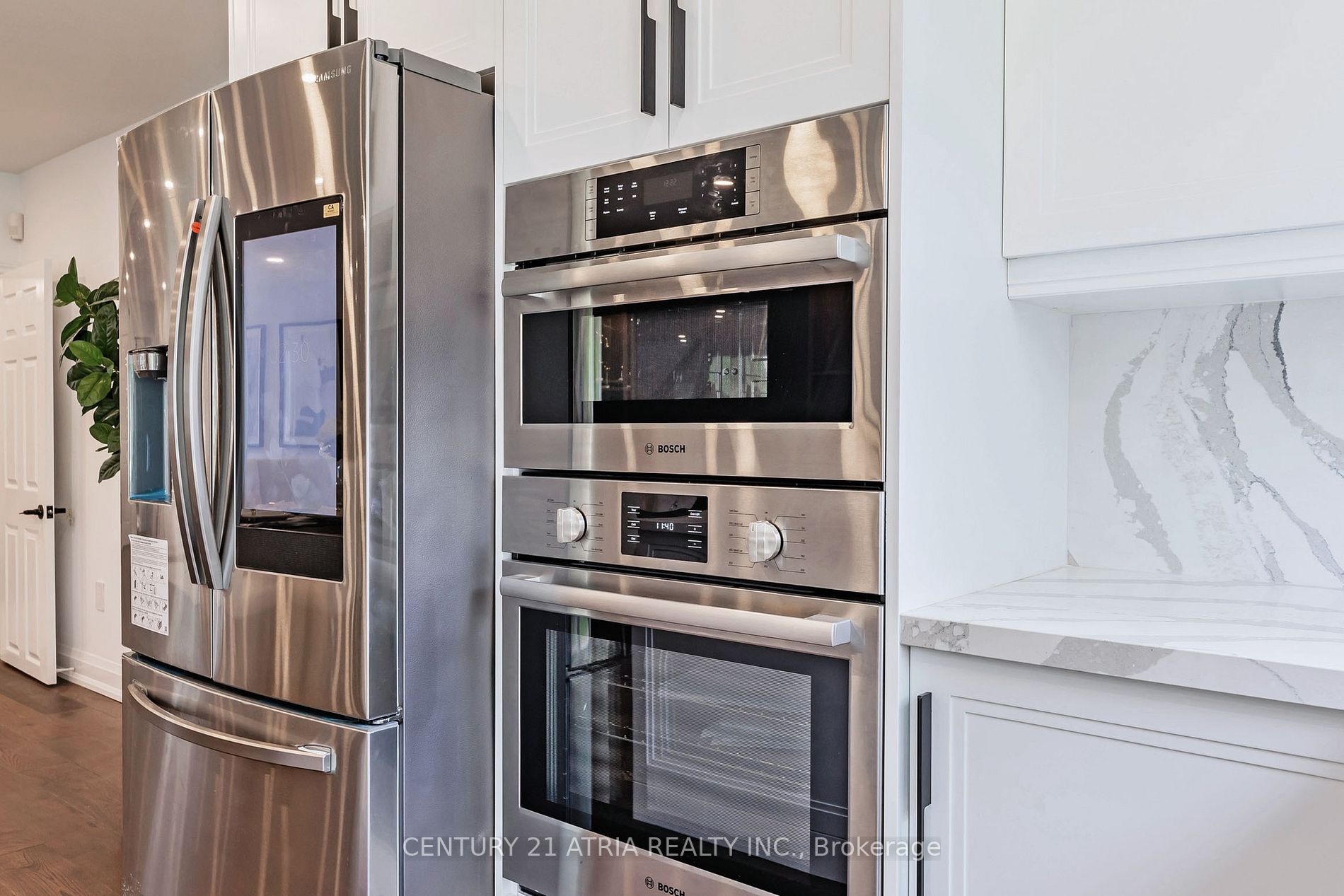 132 kersey Crescent, #upper