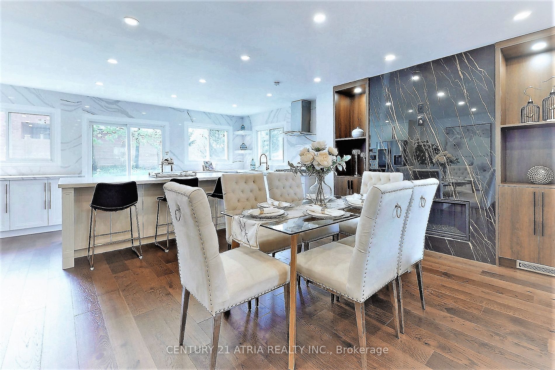 132 kersey Crescent, #upper