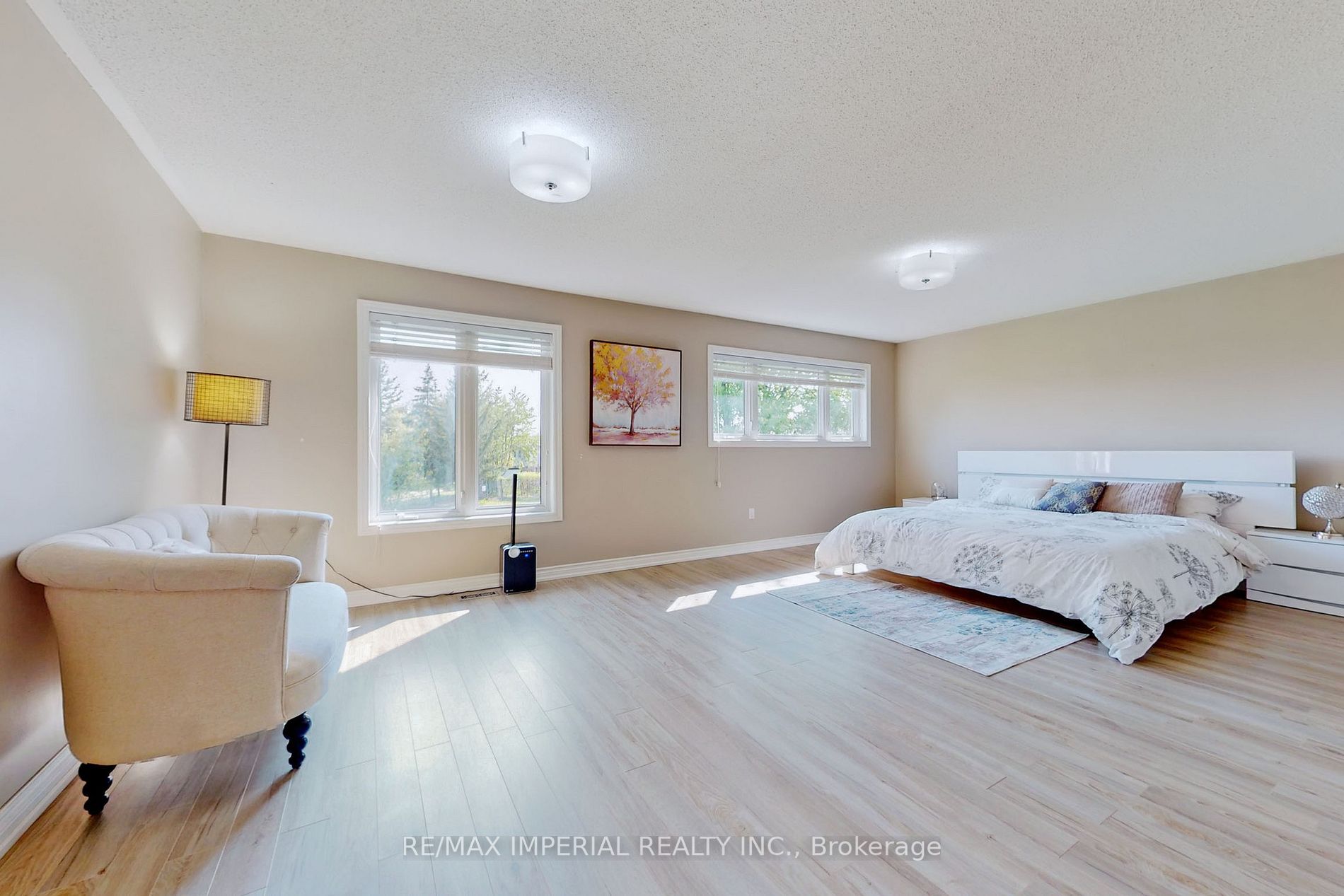 158 Chambers Cres