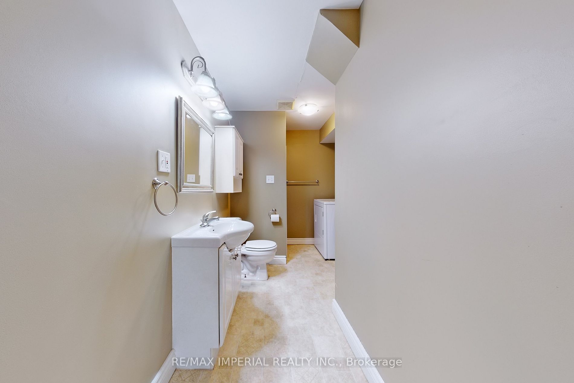 158 Chambers Cres