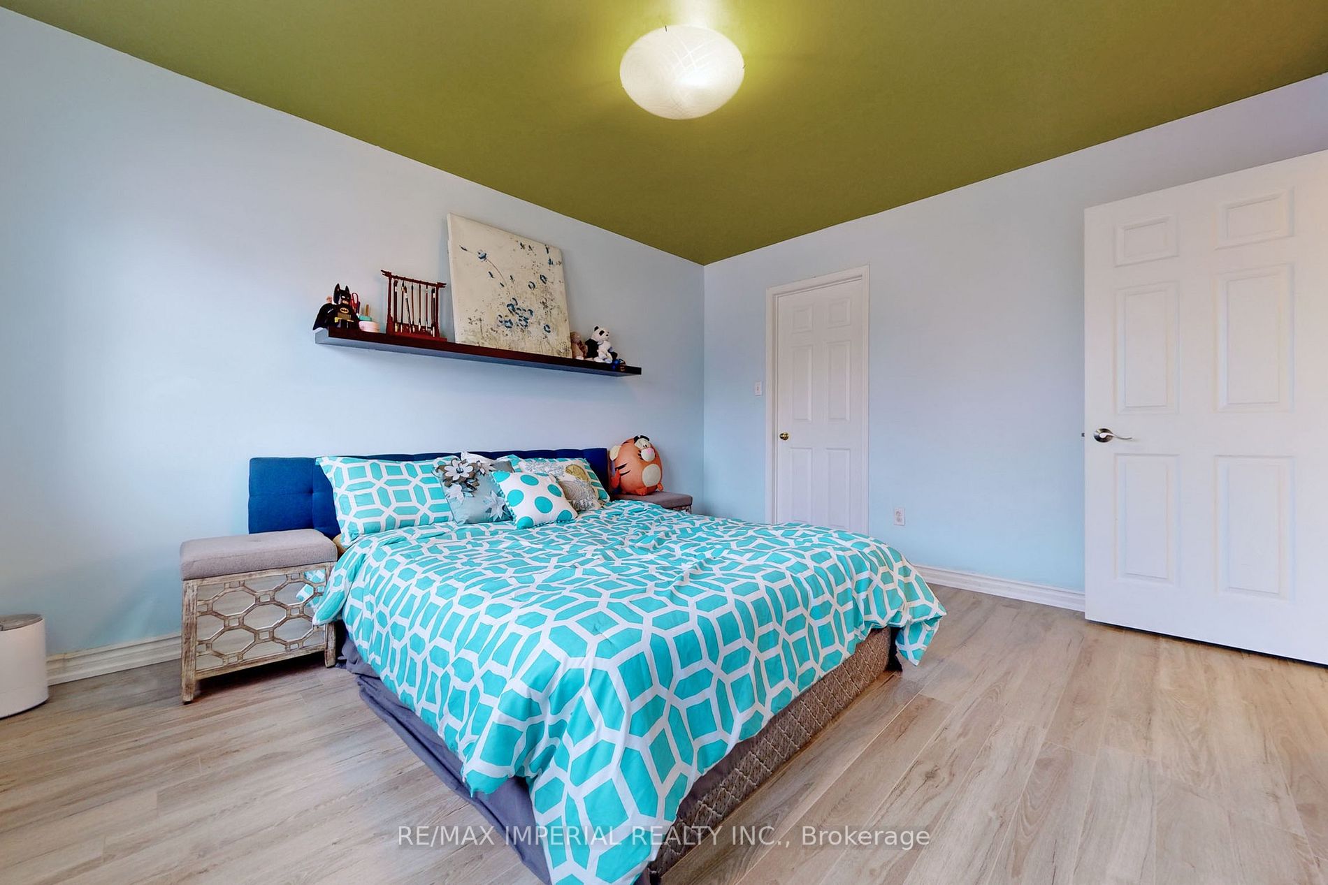 158 Chambers Cres