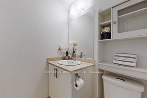 7161 Yonge Street, #1527